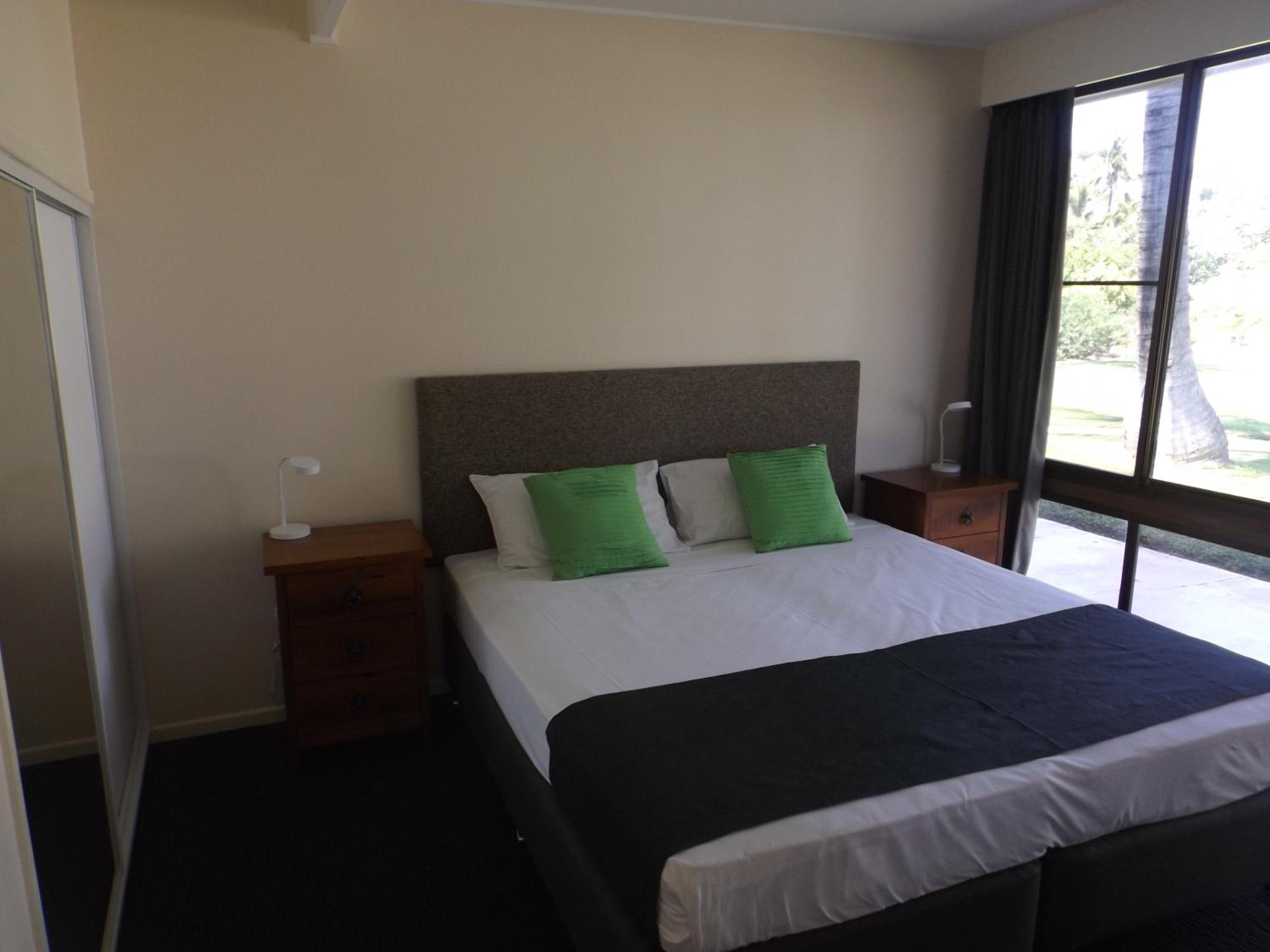 One Bedroom King Apartment