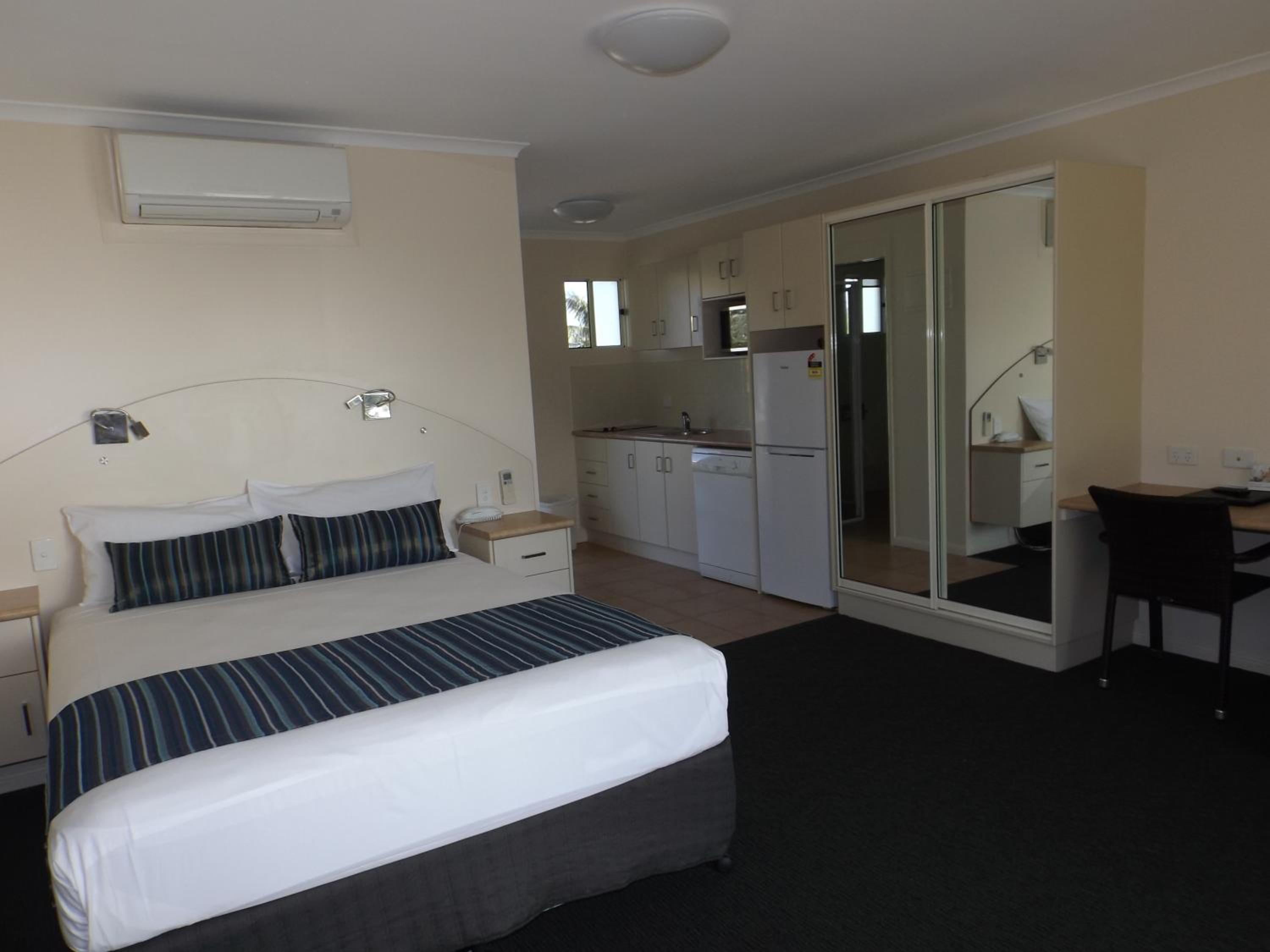 Ocean Kitchenette Spa Room photo 1