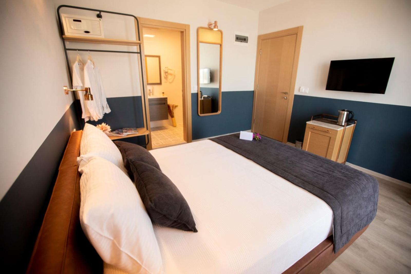 Deluxe Double Room - Photo 3