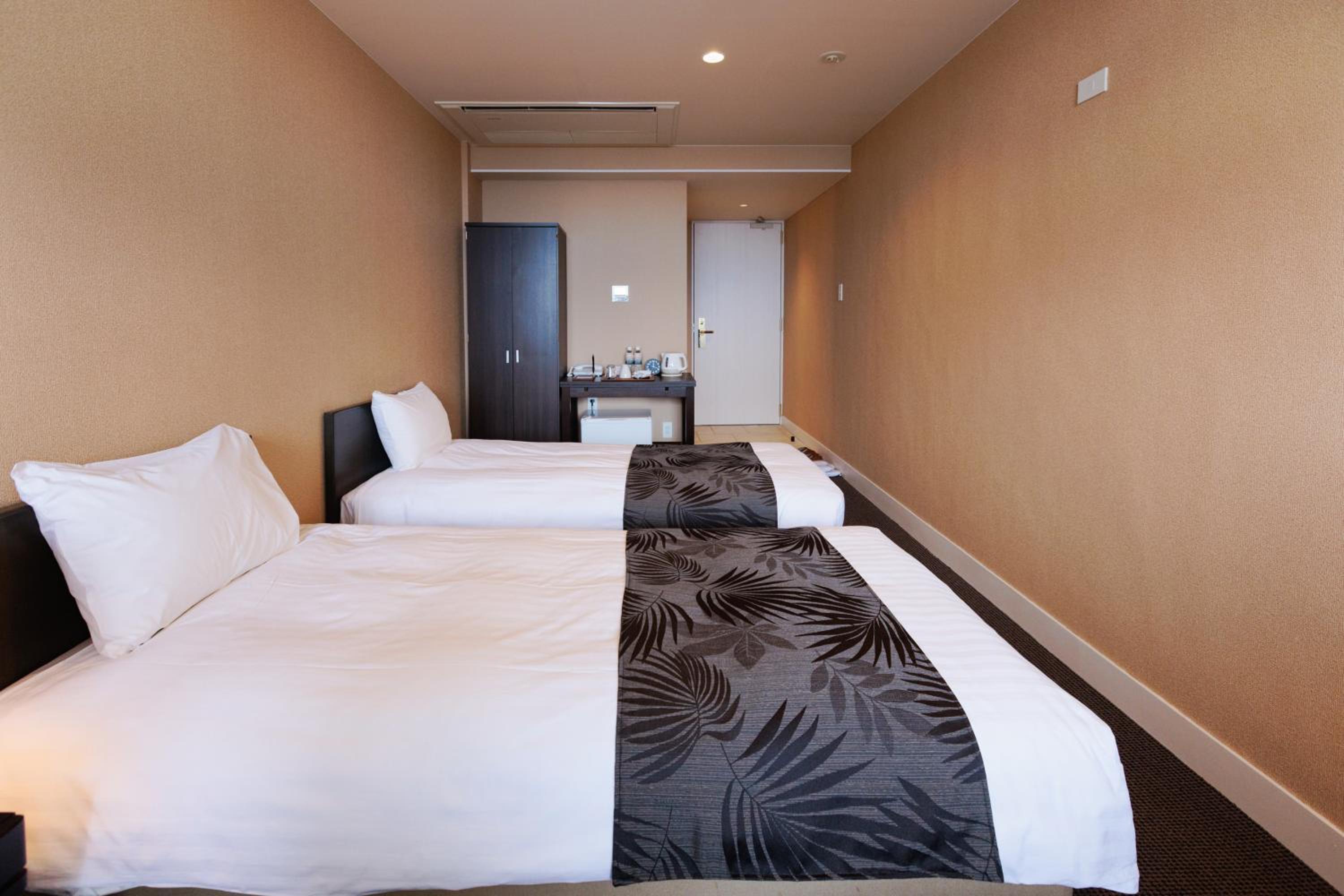 Standard Twin Room with Ocean View - Photo 2