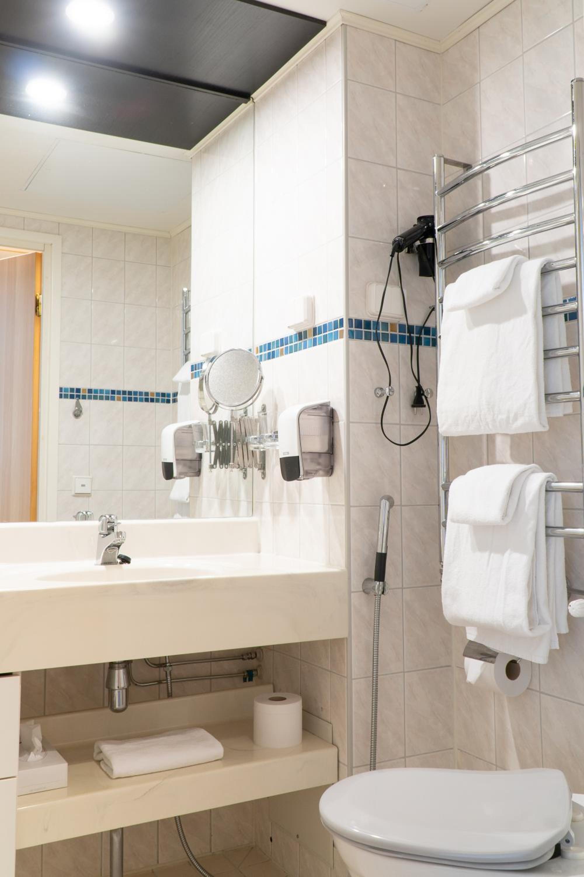 Standard Twin Room with Spa Access  - Photo 5