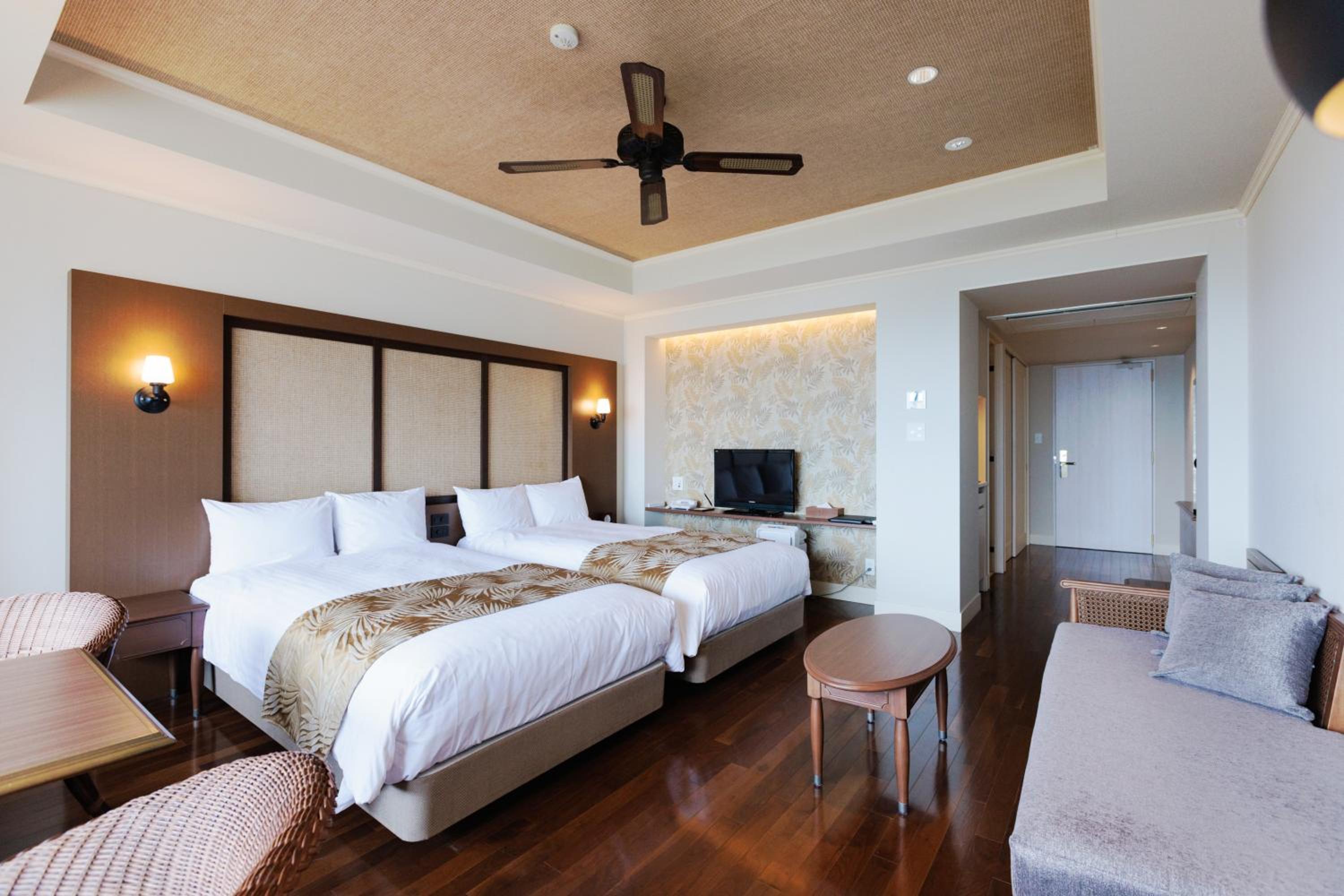 Deluxe Twin Room with Ocean View - Photo 3