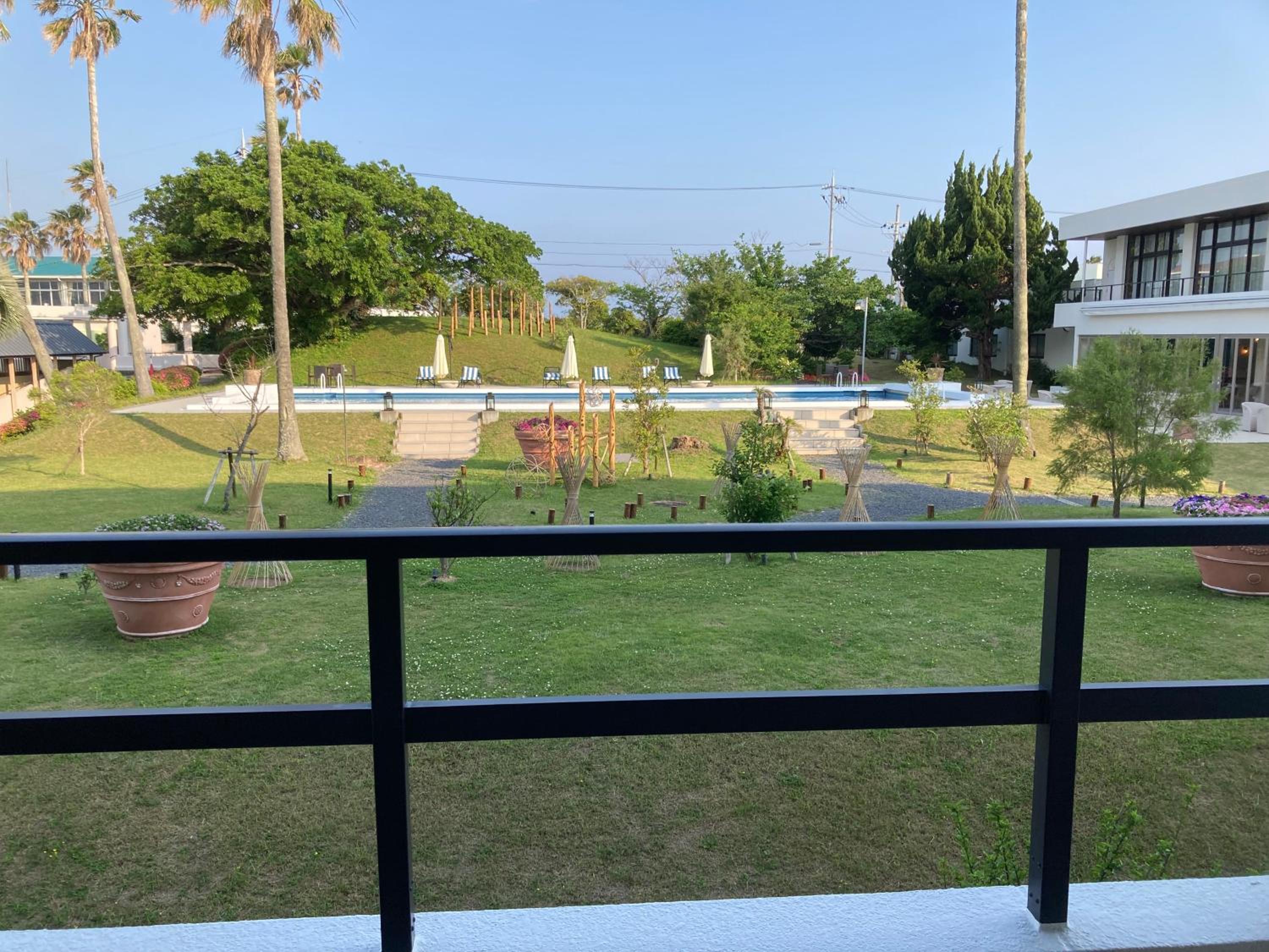 Standard Twin Room with Balcony and Garden View - Photo 4
