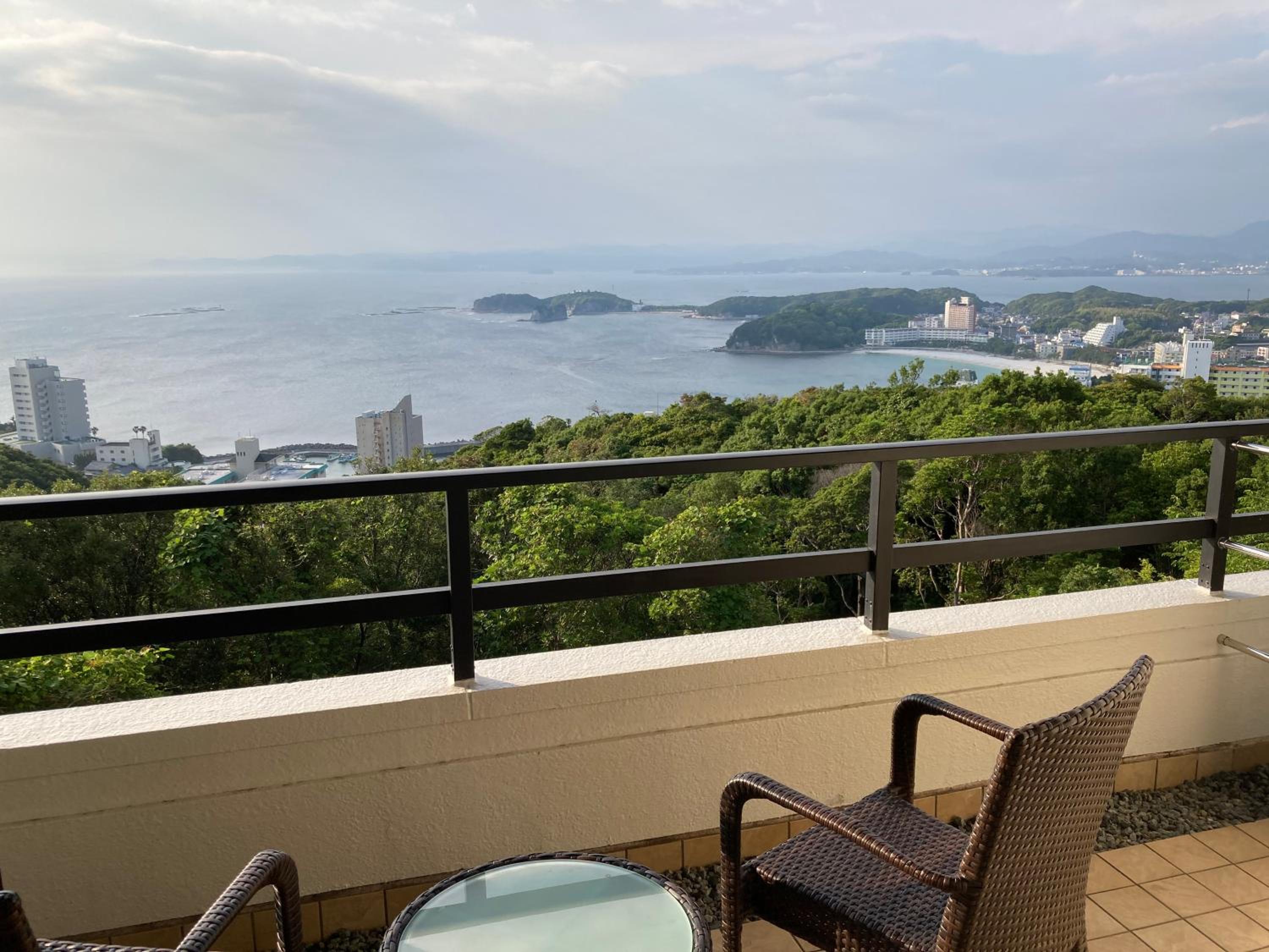 Deluxe Twin Room with Balcony and Ocean View - Photo 5