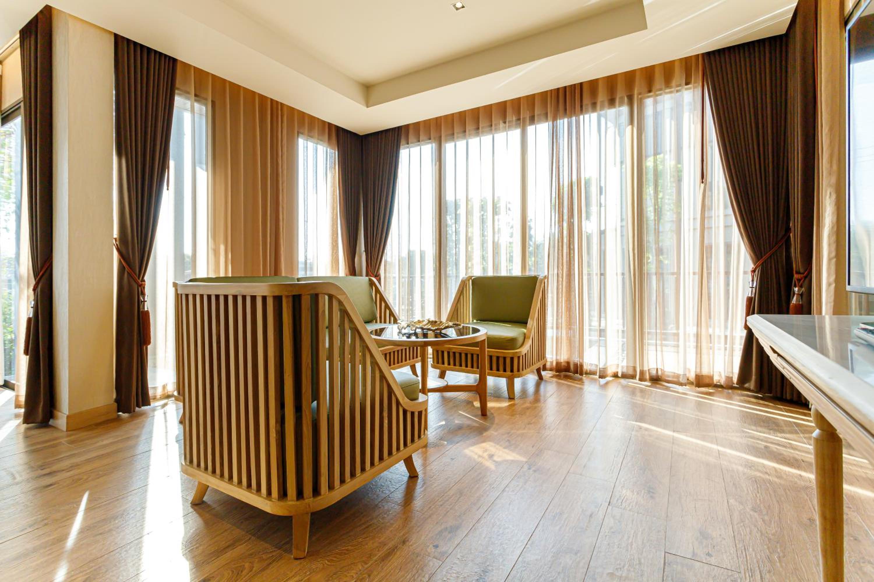 King Pool Suite - Photo 12