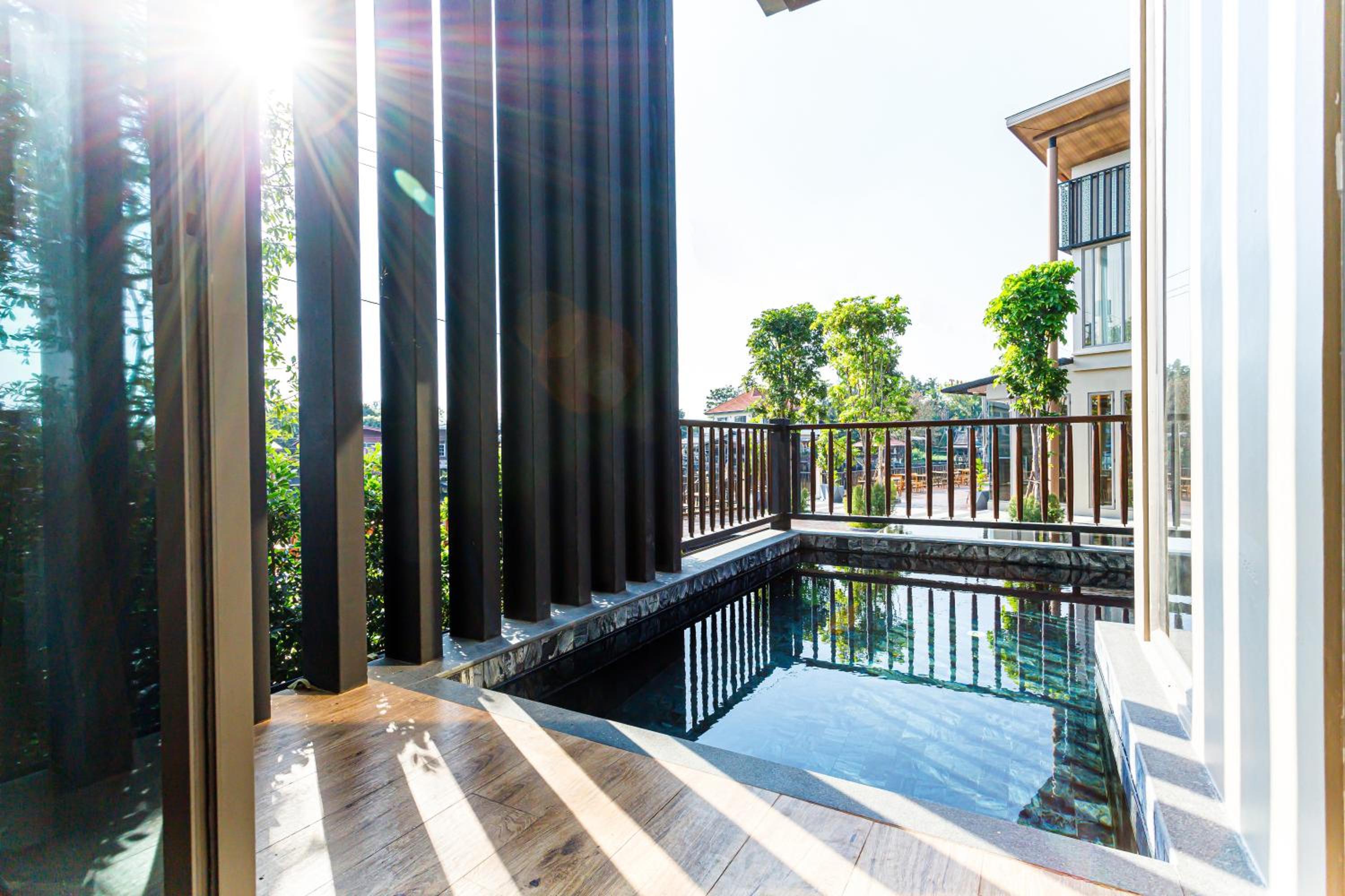 King Pool Suite - Photo 11
