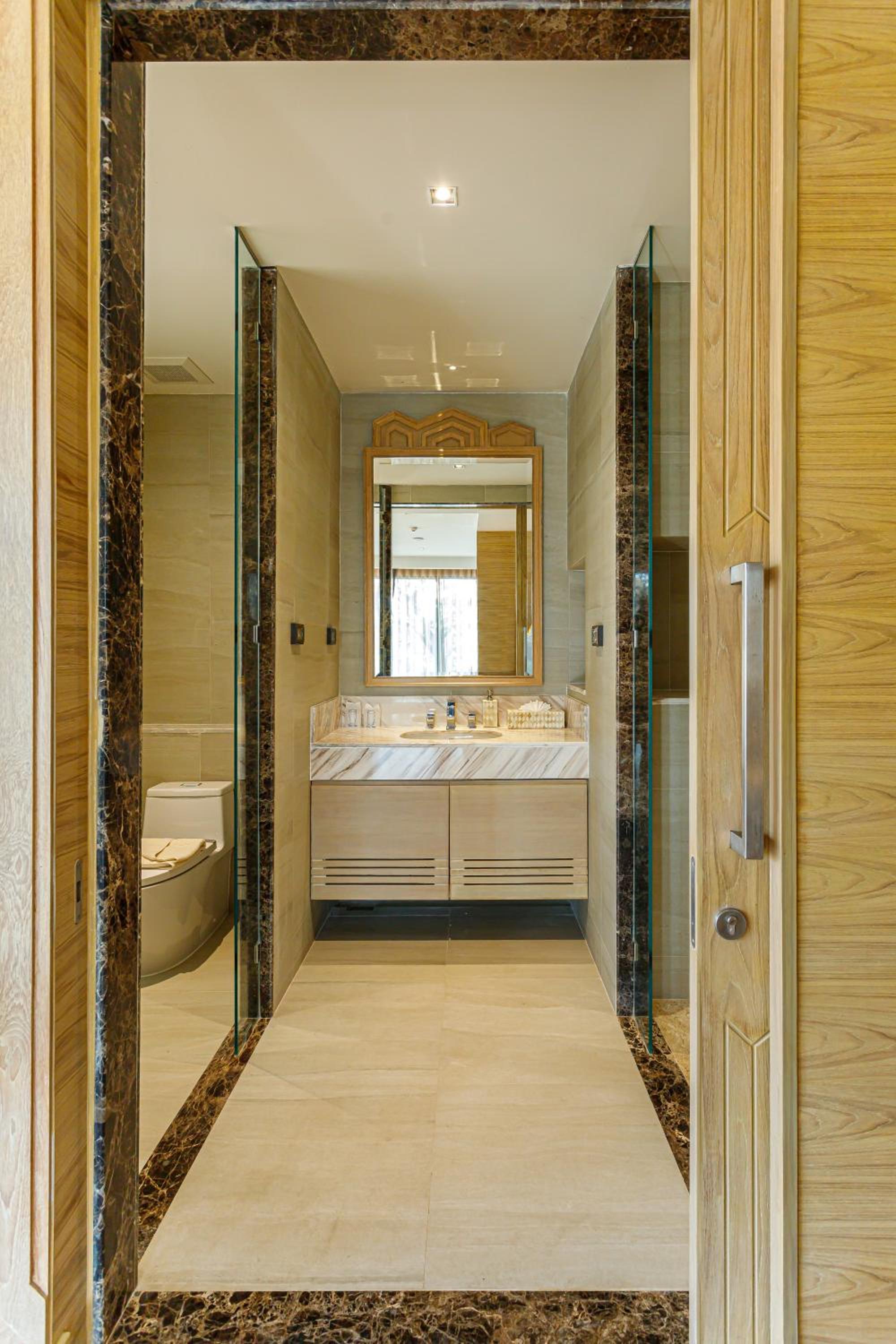 King Pool Suite - Photo 2