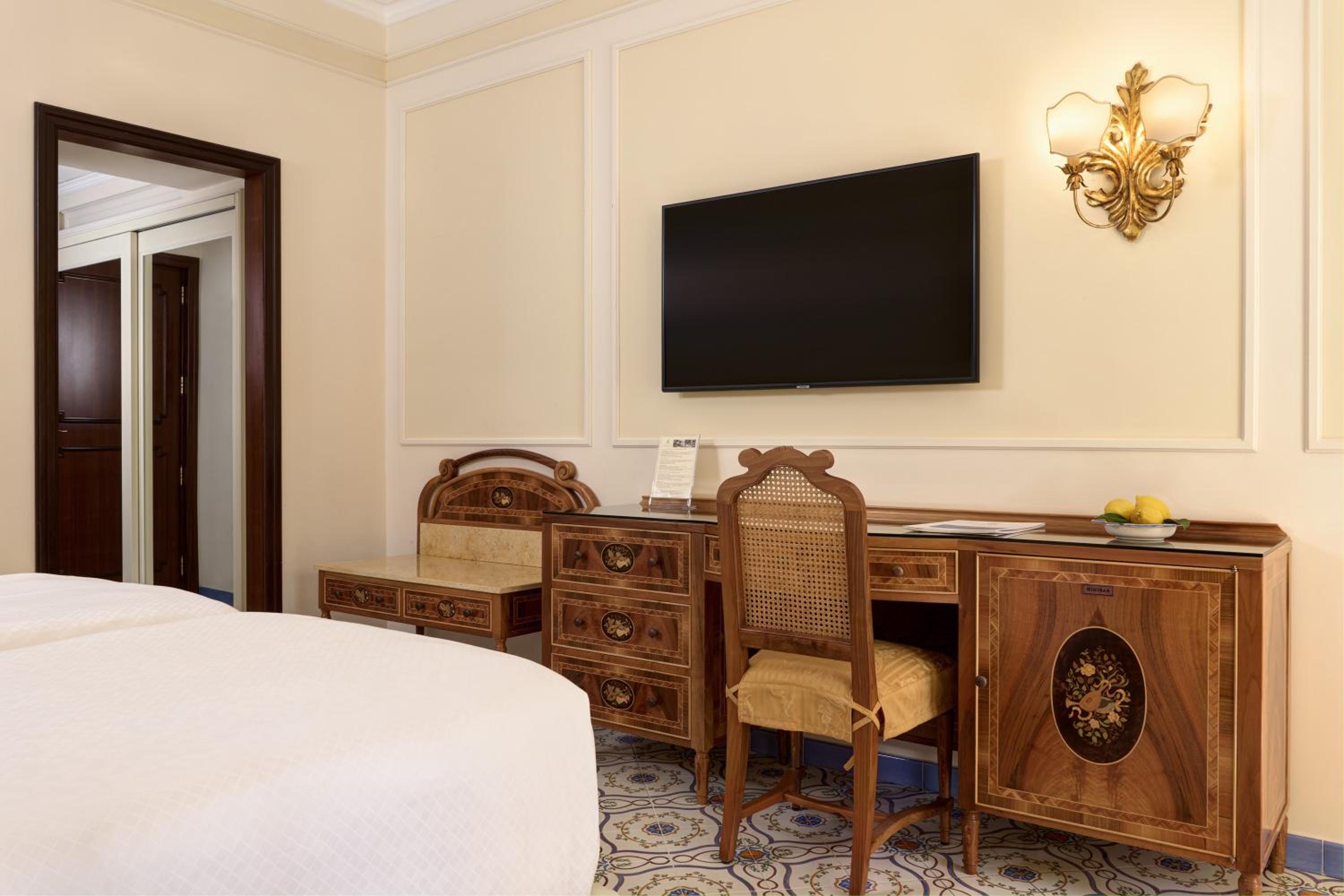 Classic Triple Room with Balcony photo 3