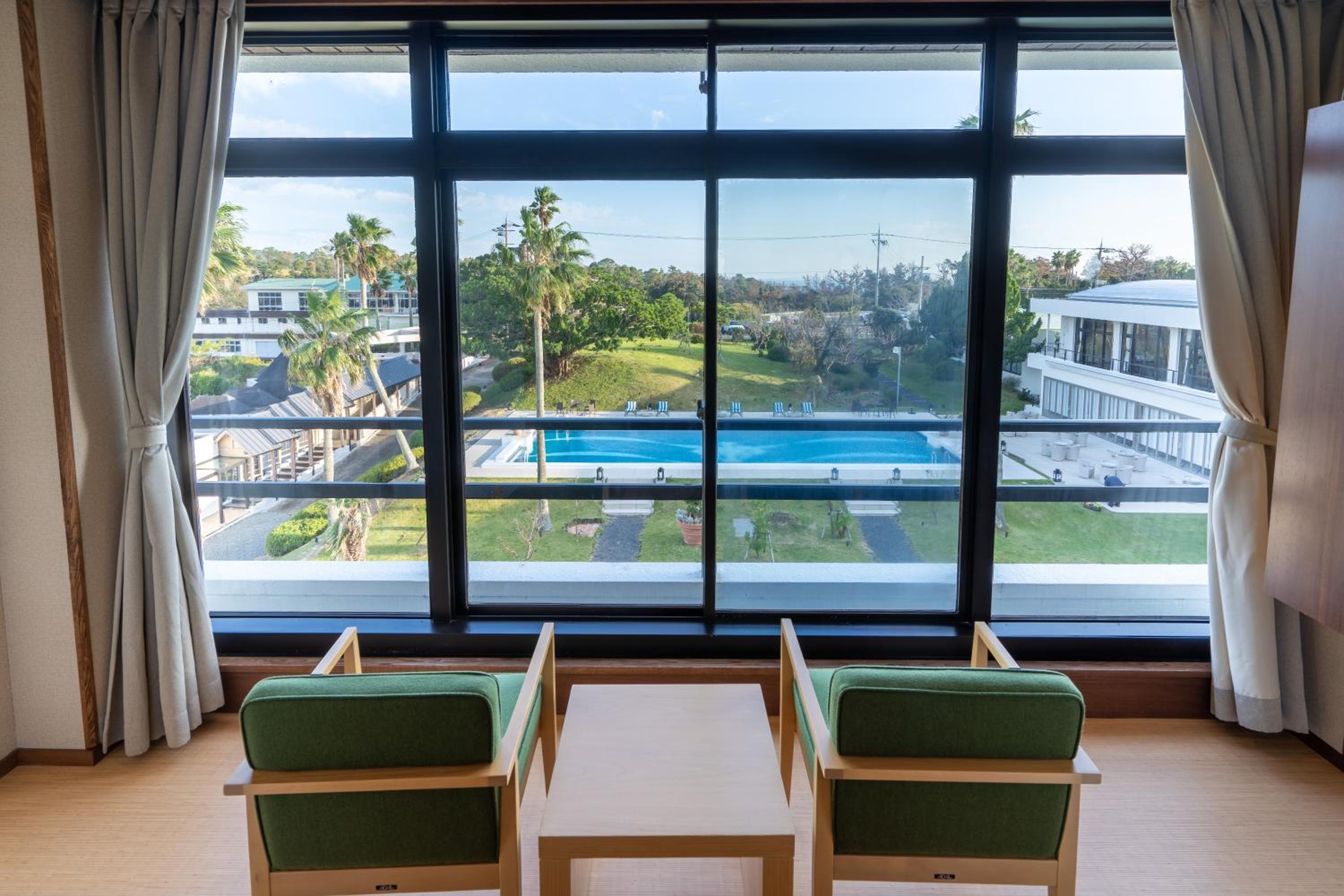 Japanese-Style Room with Garden View - Photo 2