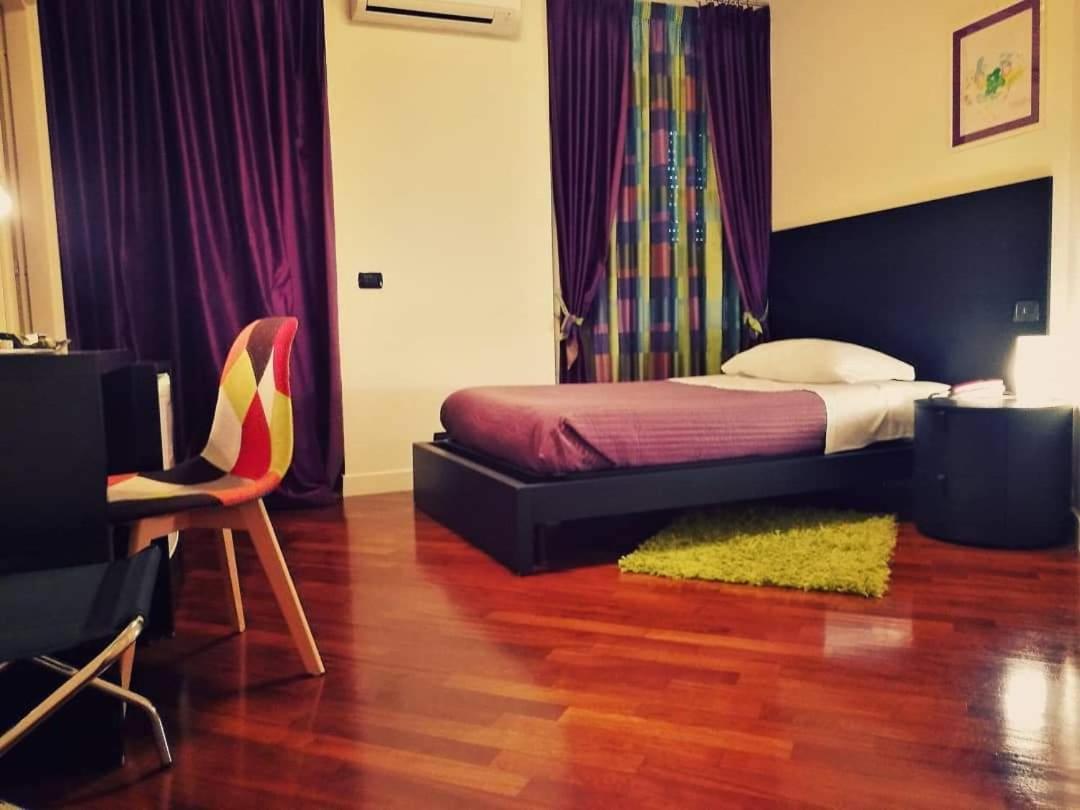 Large Single Room photo 1