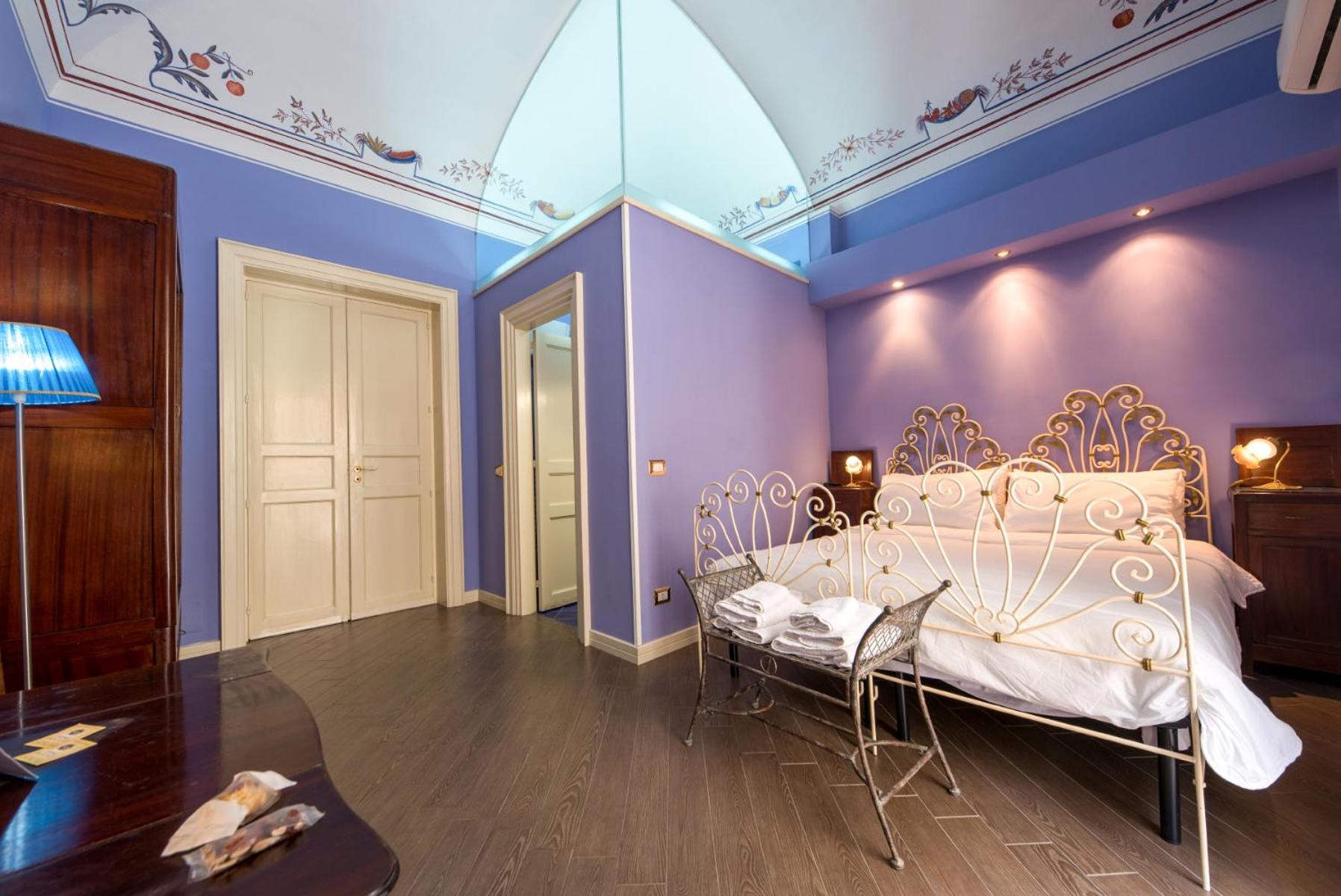 Deluxe Double Room with Balcony - Photo 1
