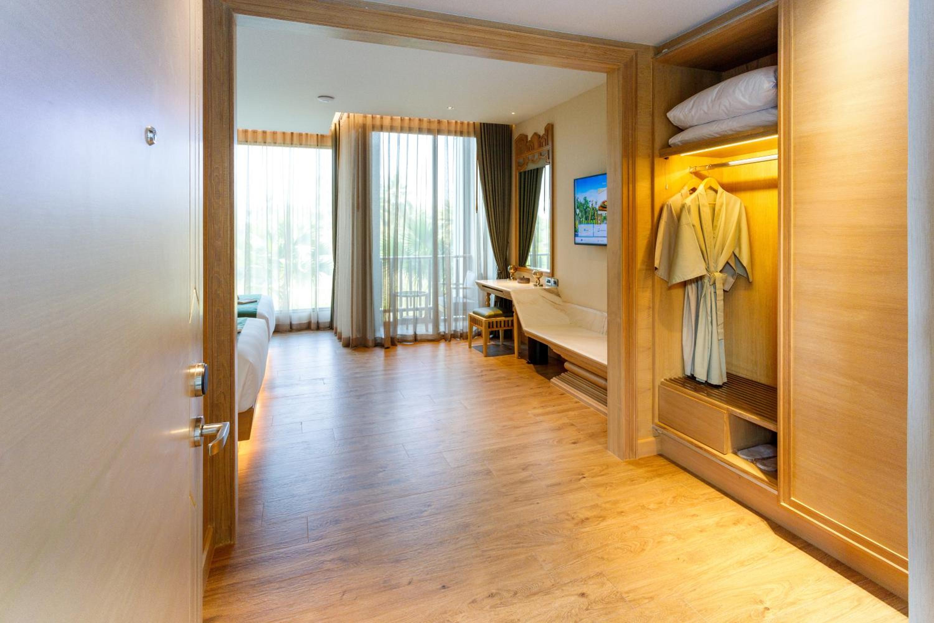 Deluxe Twin (2 Double beds) - Photo 3
