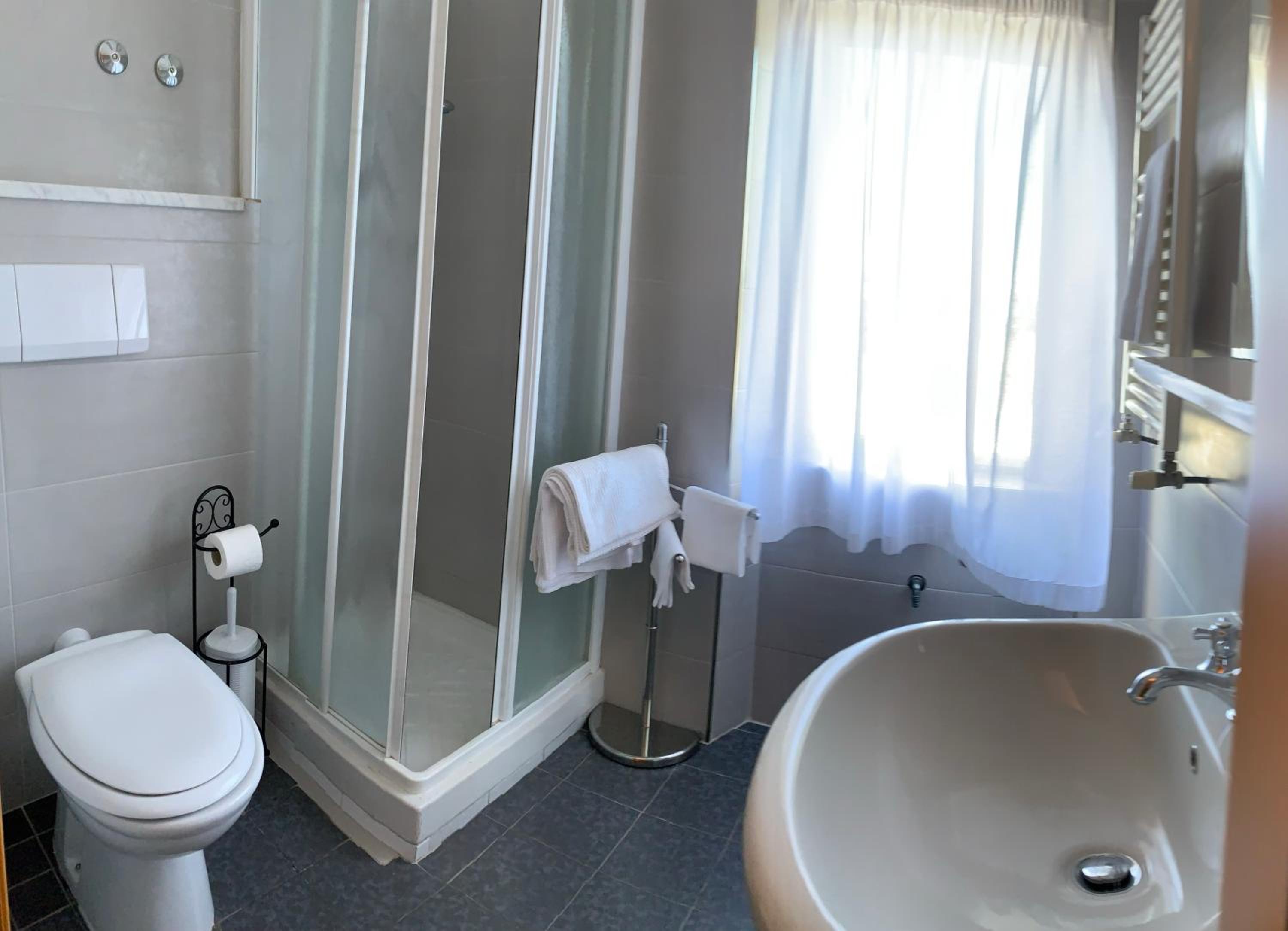 Quadruple Room with Garden View - Photo 3