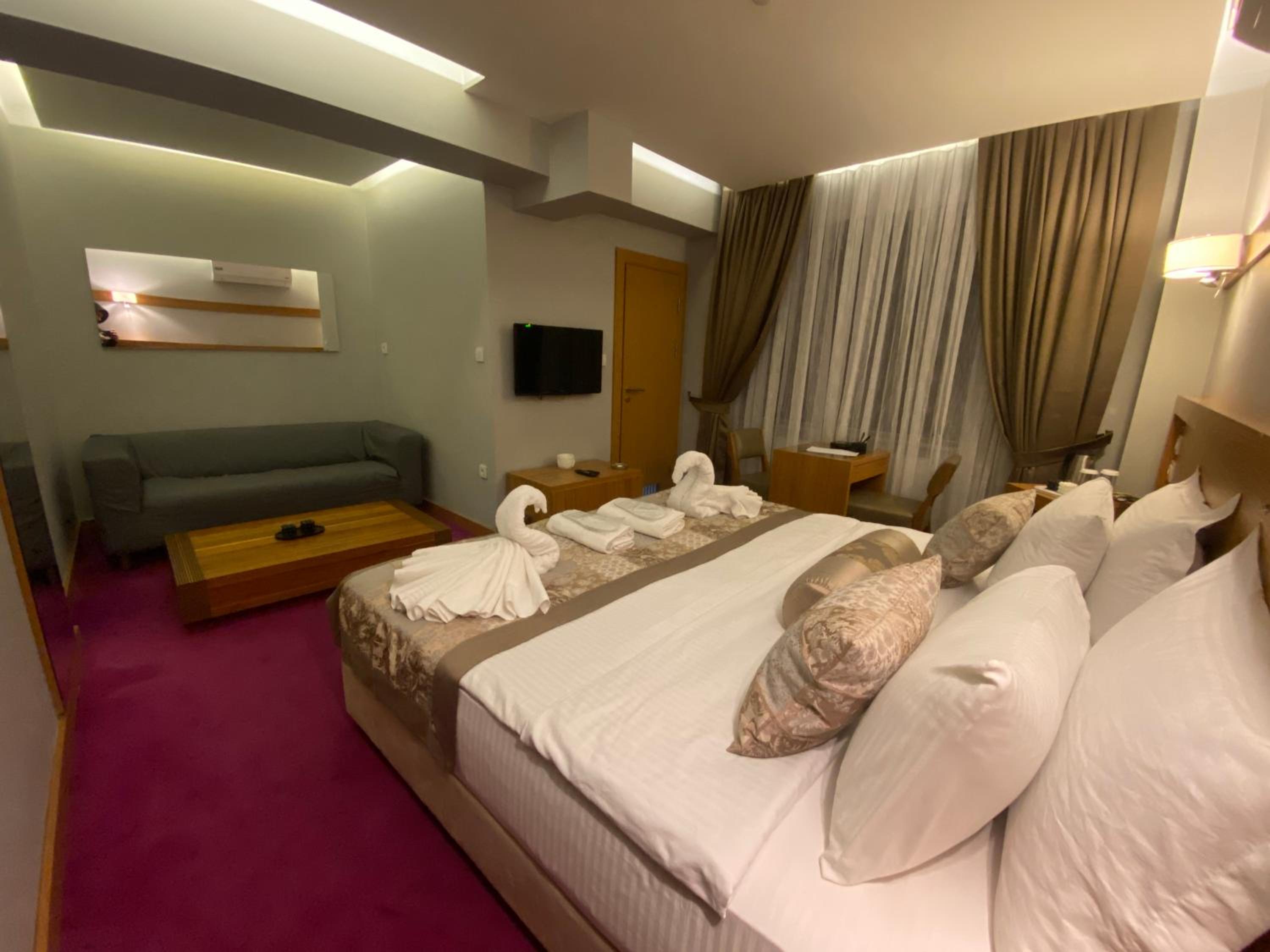 Double Room with Private Bathroom photo 1