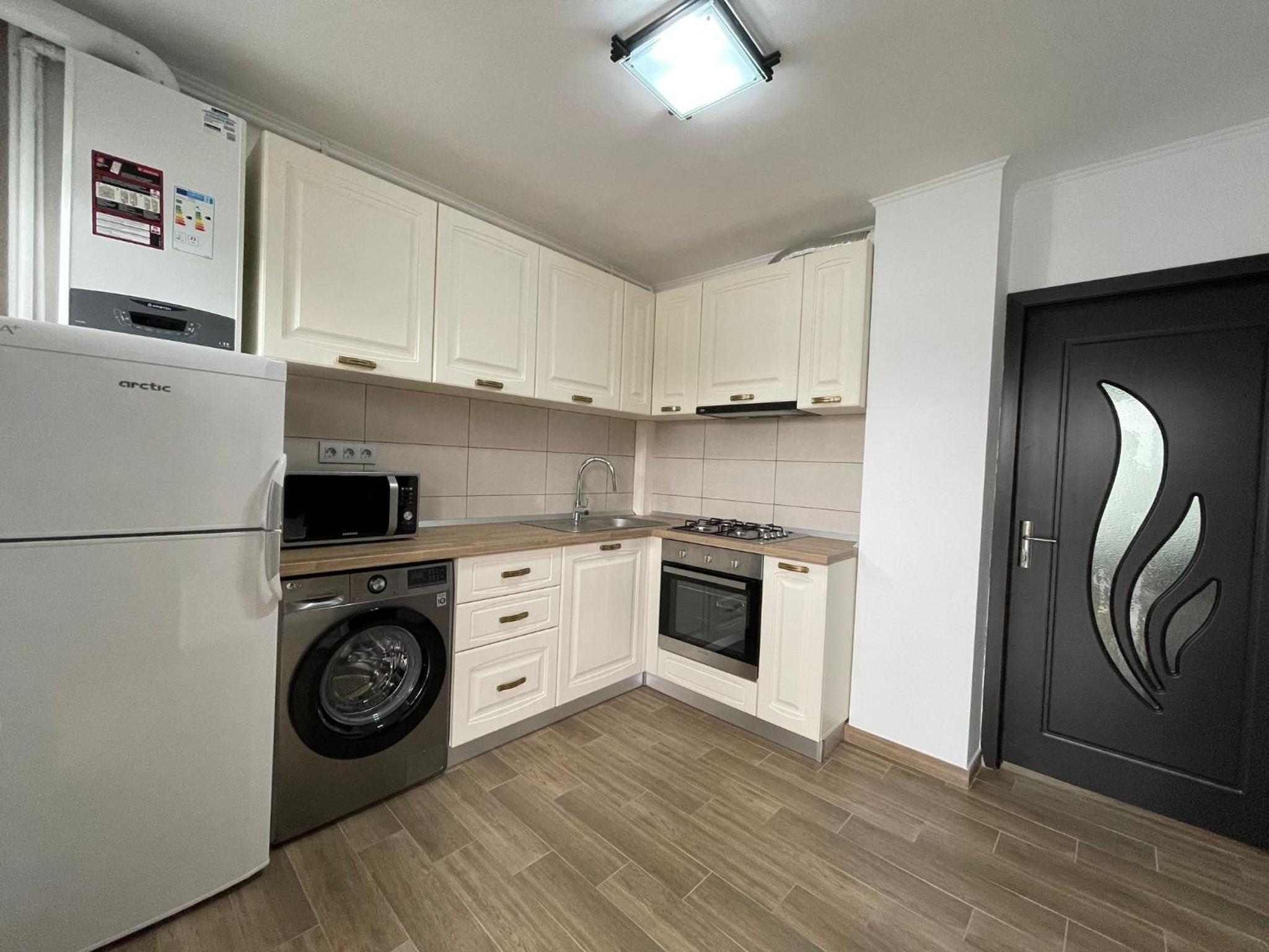 One-Bedroom Apartment - Photo 8
