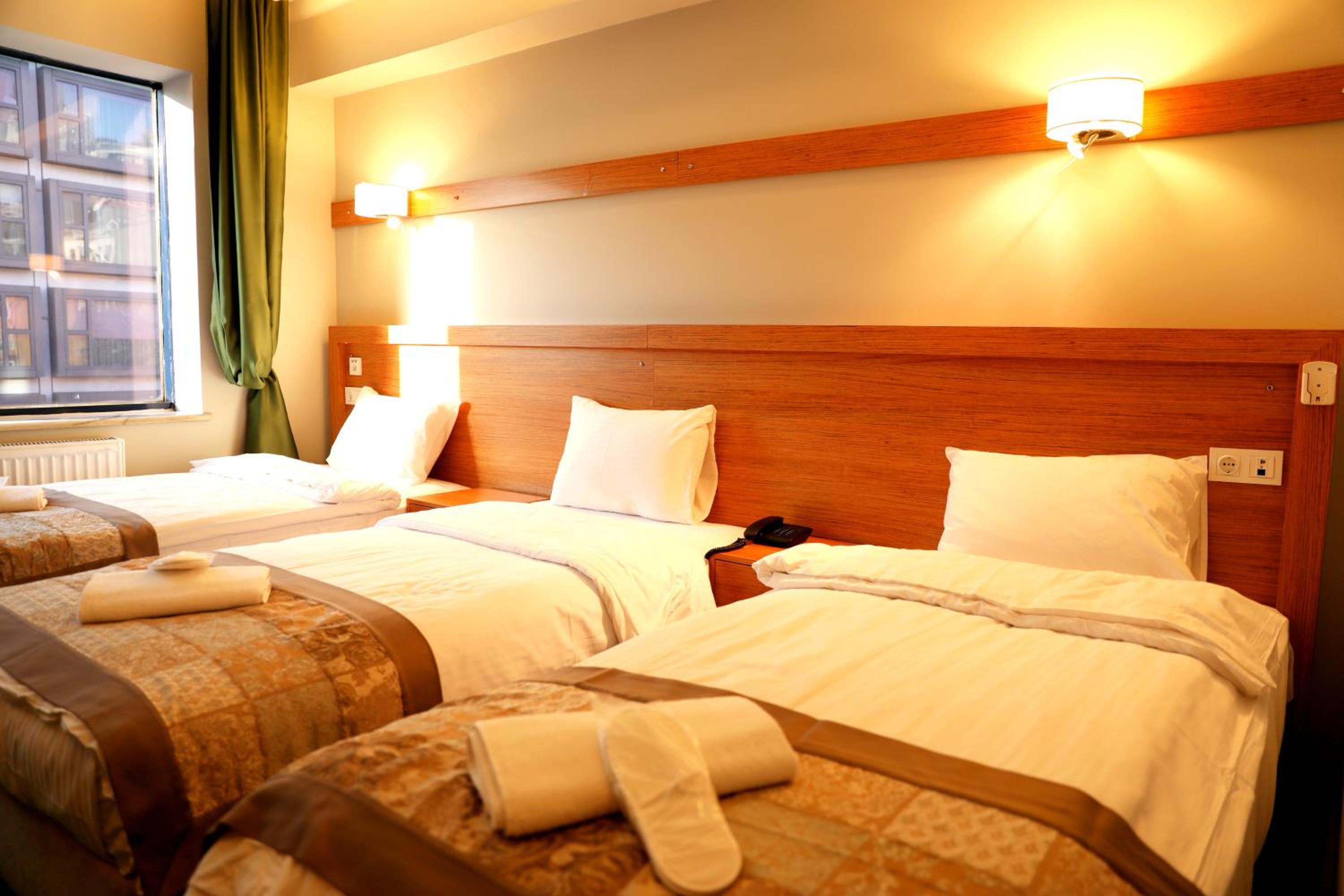 Standard Triple Room photo 3