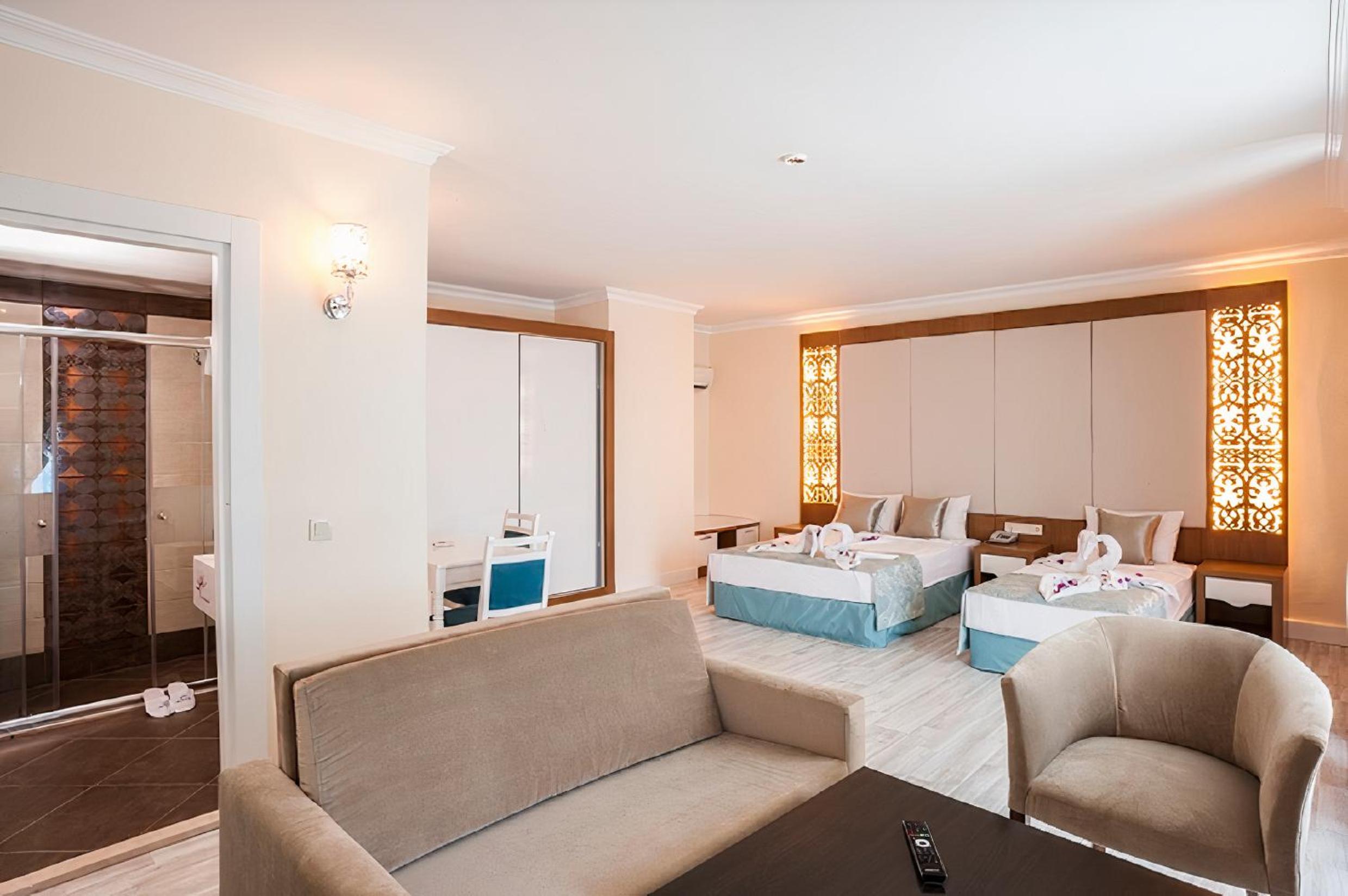 Junior Suite with Sea View thumbnail 5