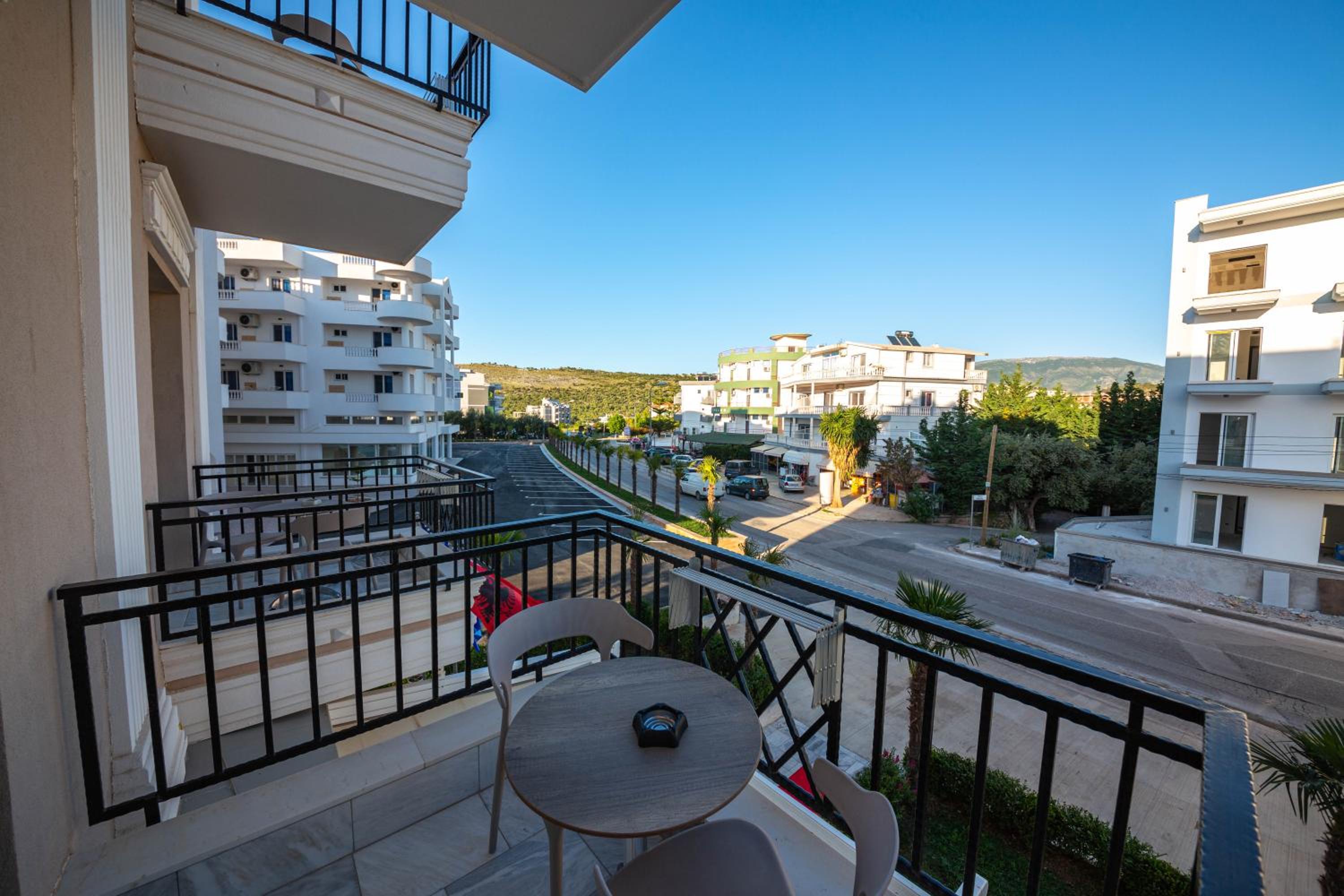 Deluxe Double or Twin Room with Balcony photo 3