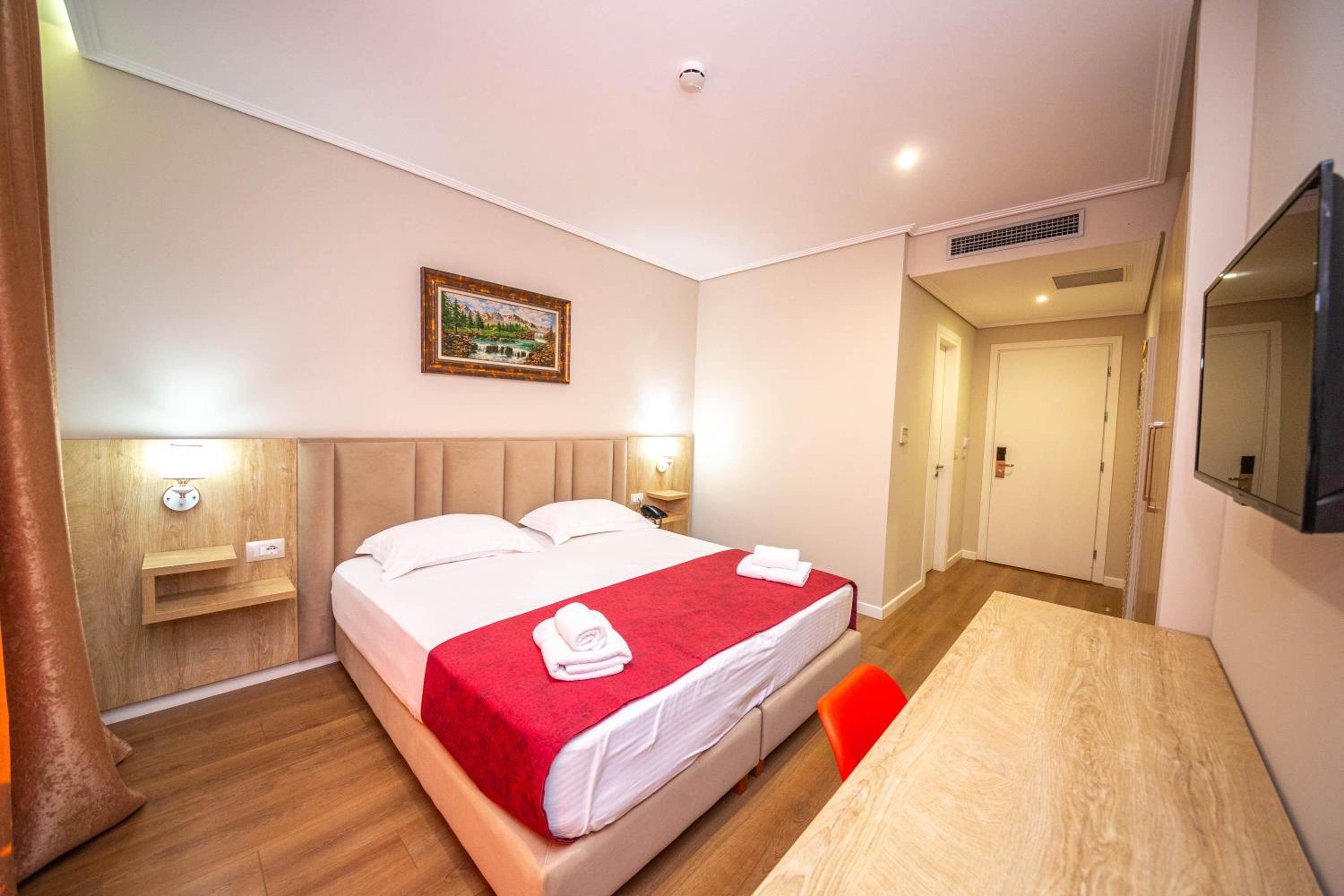 Deluxe Double or Twin Room with Balcony photo 2