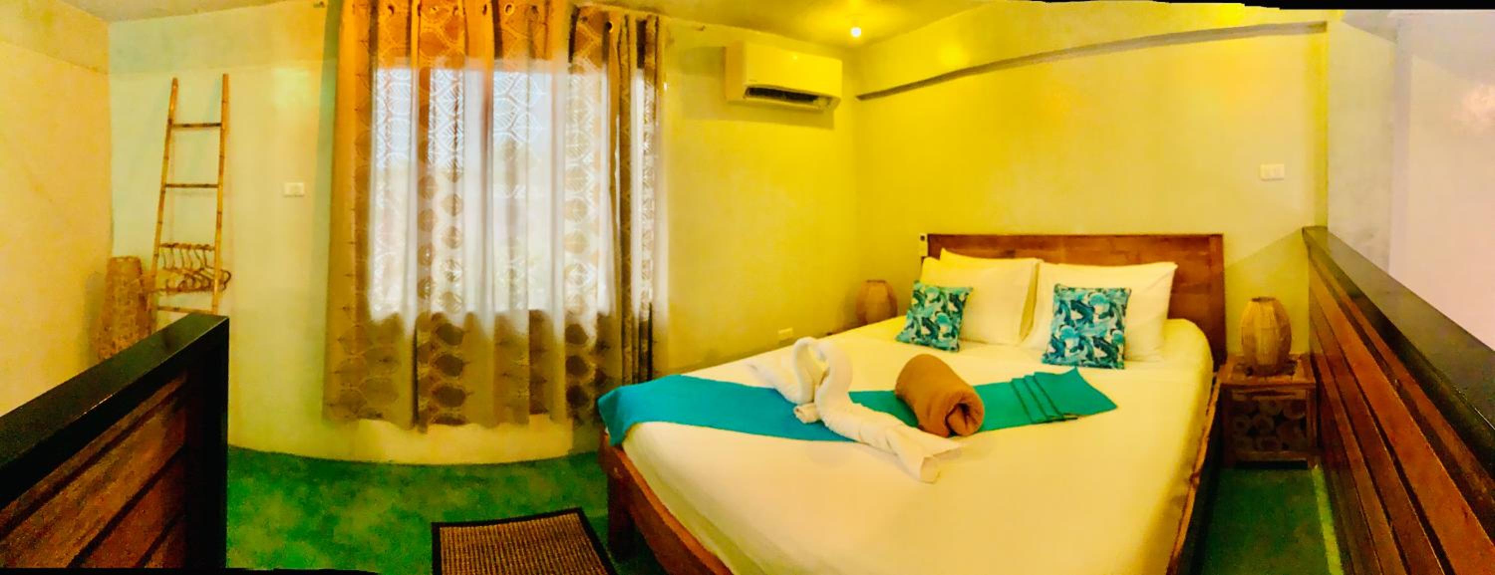 Deluxe Suite - Photo 2