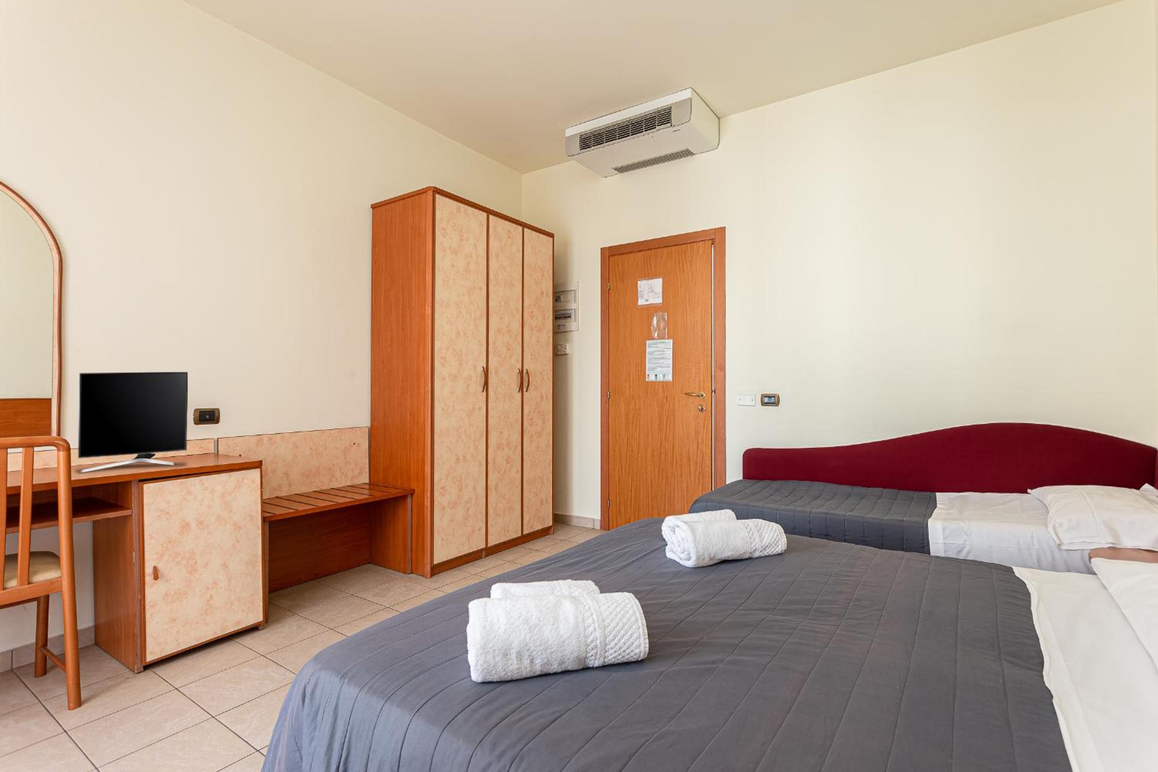 Superior Triple Room - Photo 9