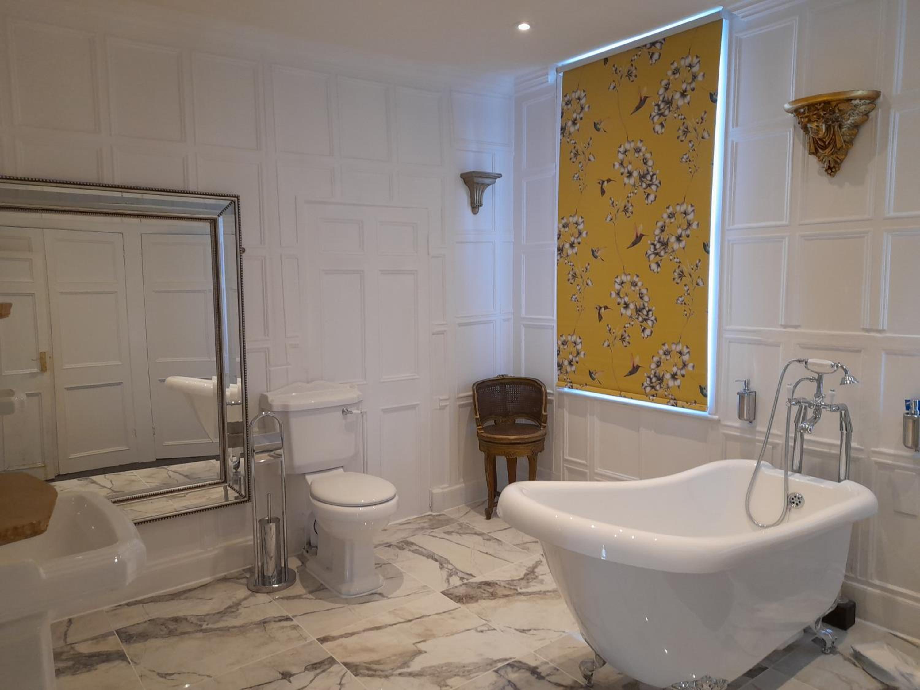 Superior King Room - Photo 16
