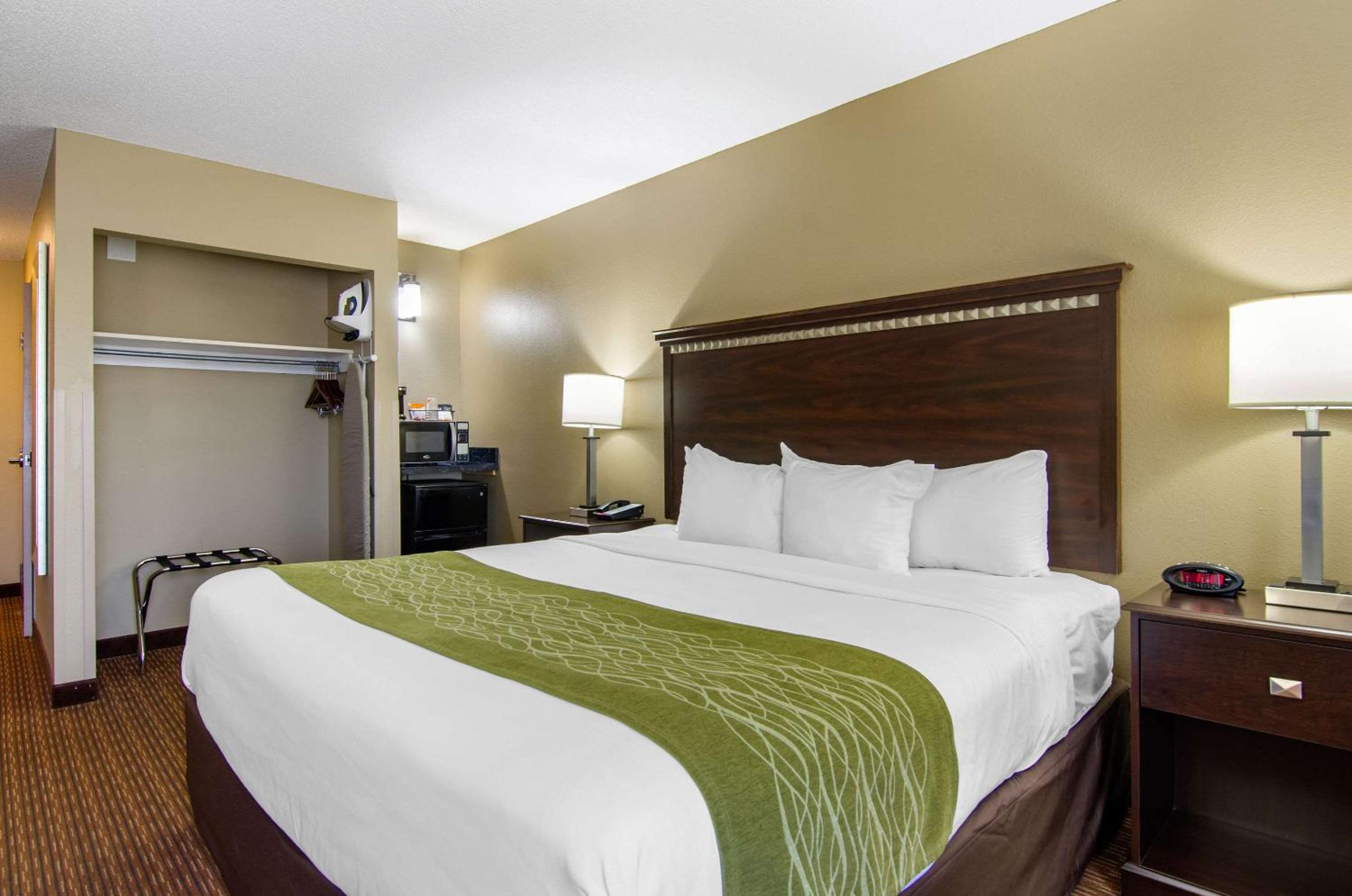 King Room - Disability Access/Non-Smoking - Photo 5