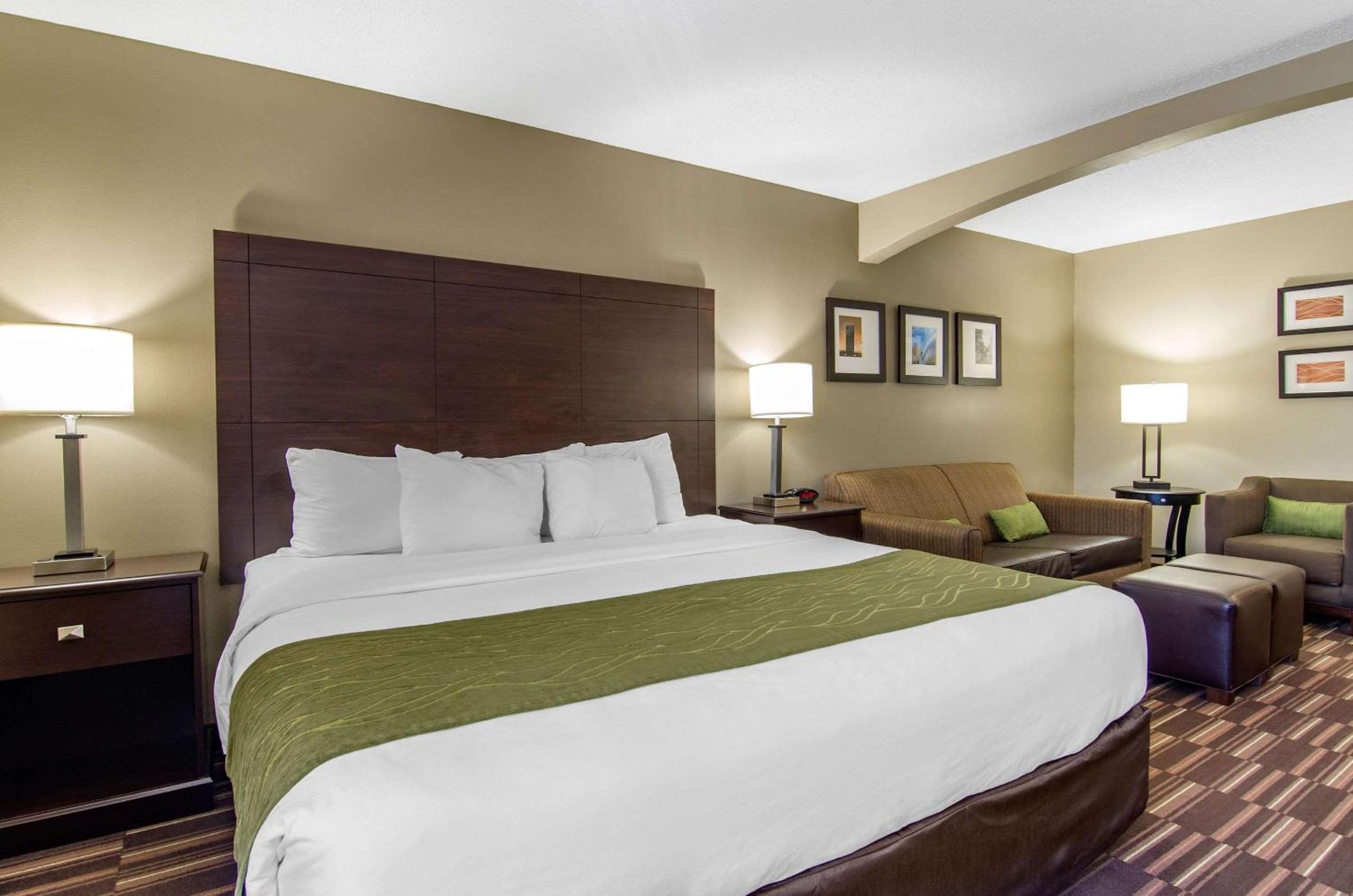 King Room - Non-Smoking photo 1