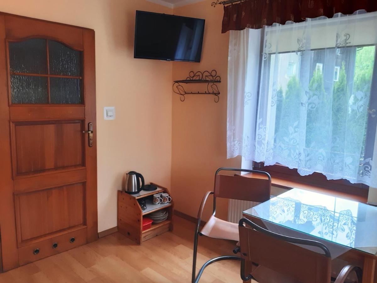 Triple Room with Private Bathroom photo 3