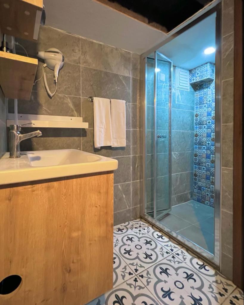 Budget Double or Twin Room photo 2