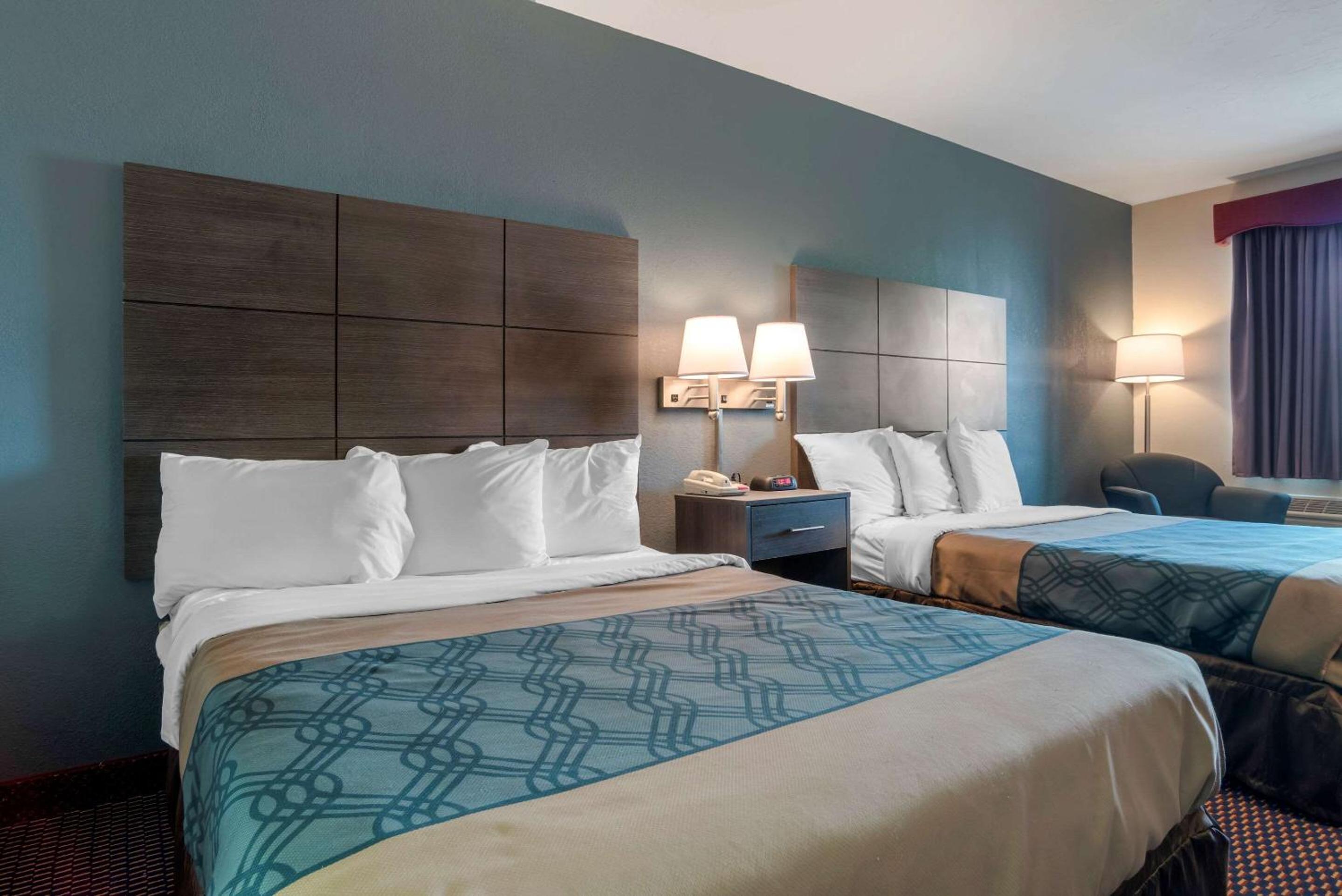 Double Room with Two Double Beds - Photo 4