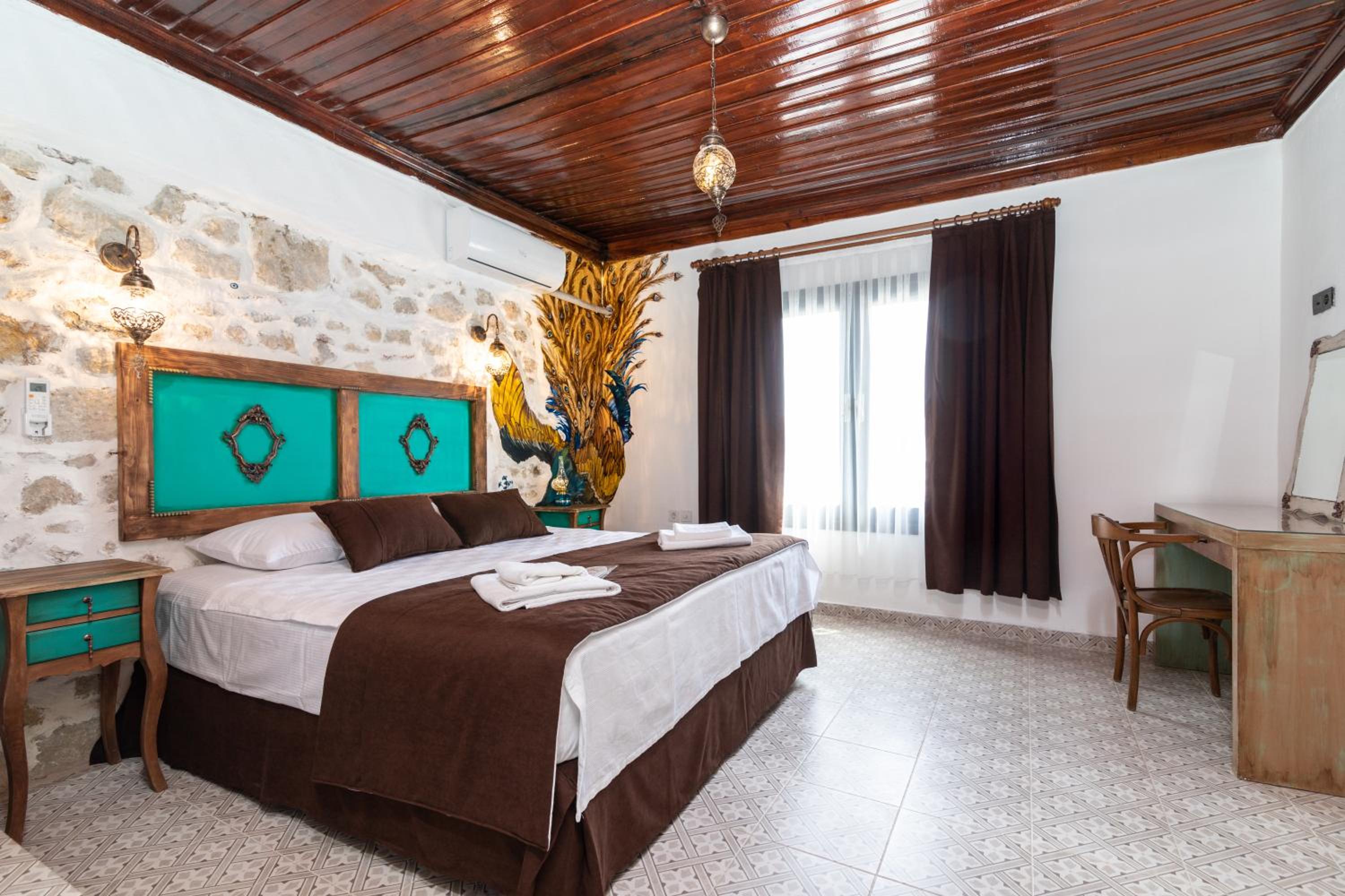 Deluxe Double Room with Extra Bed photo 3