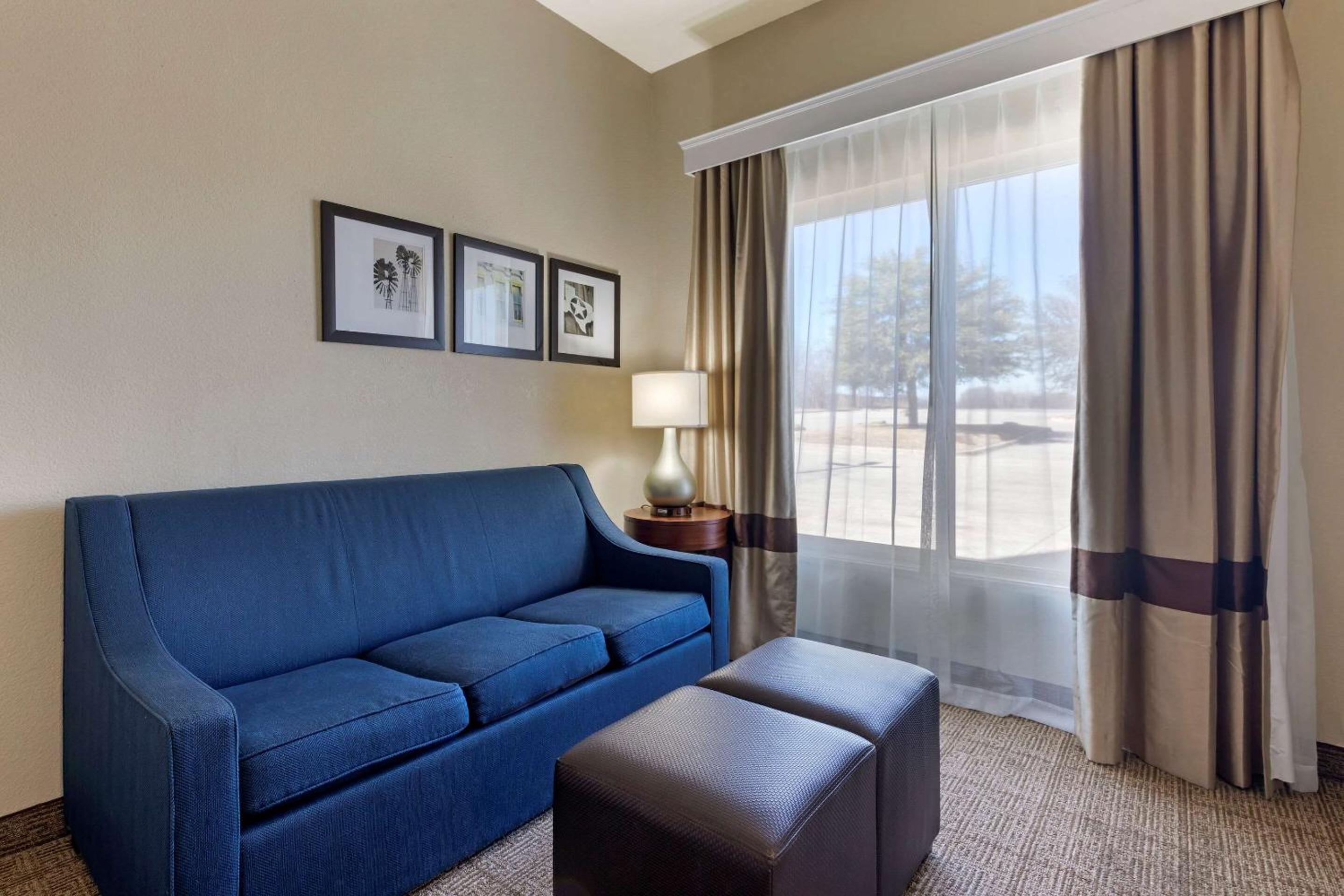 King Suite with Sofa Bed - Photo 4