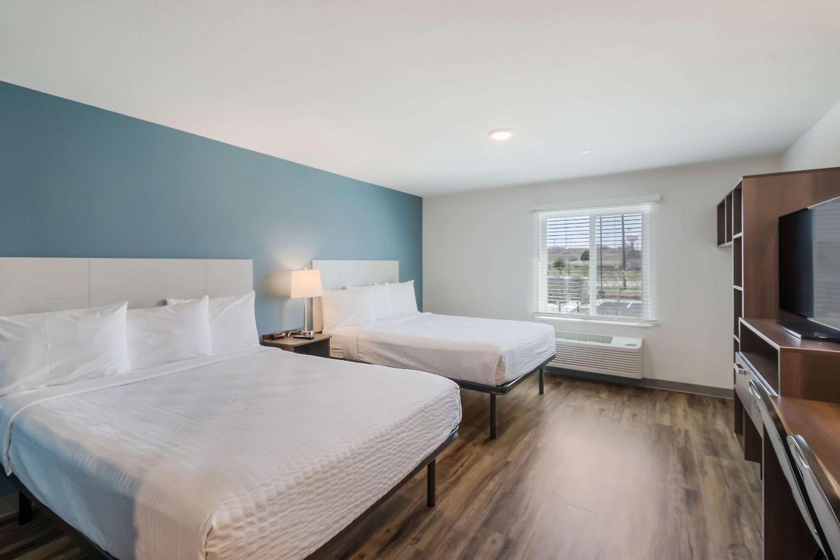 Standard Queen Room with Two Queen Beds - Non Smoking  - Photo 2