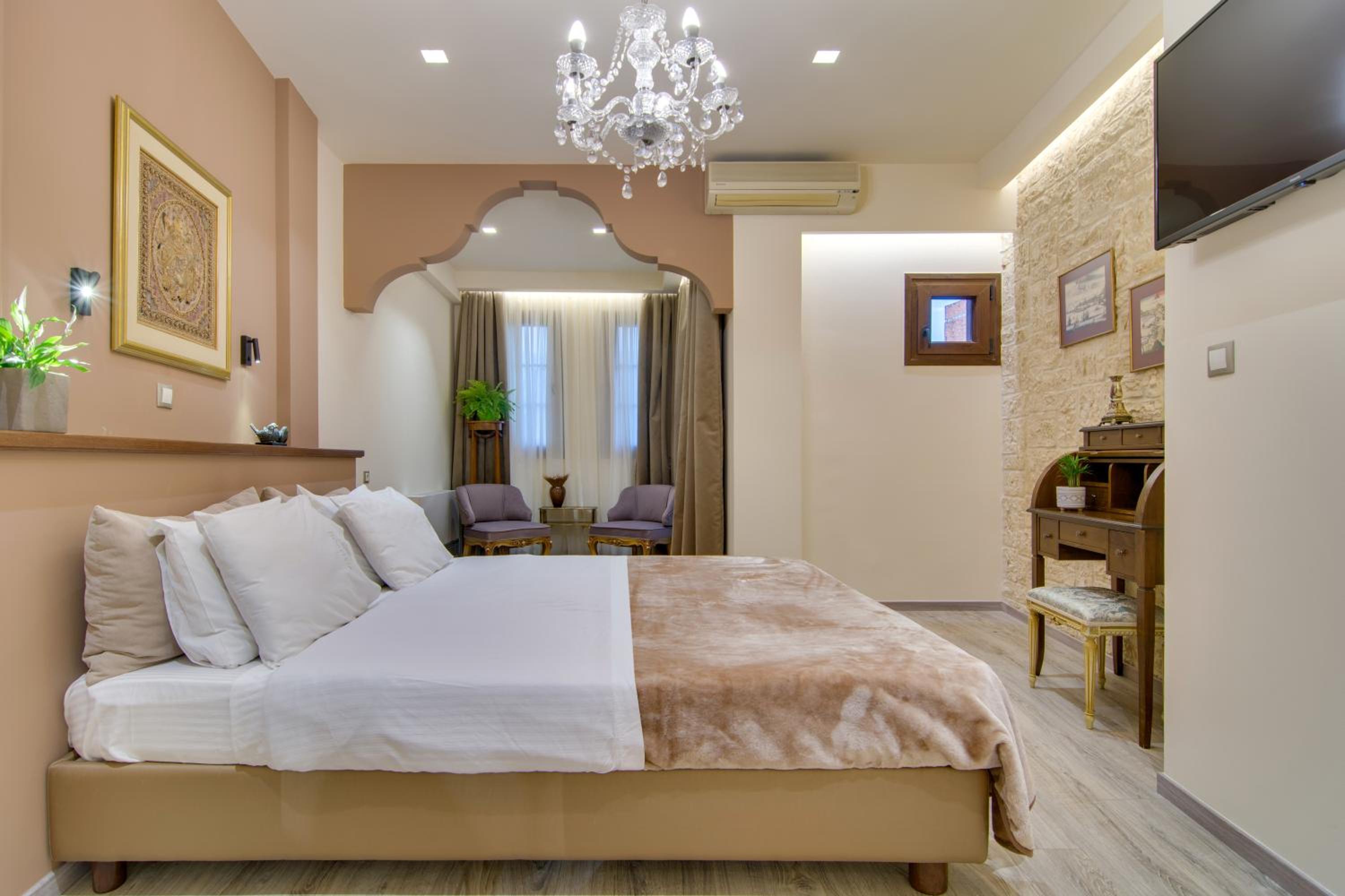 Queen Room - Photo 8