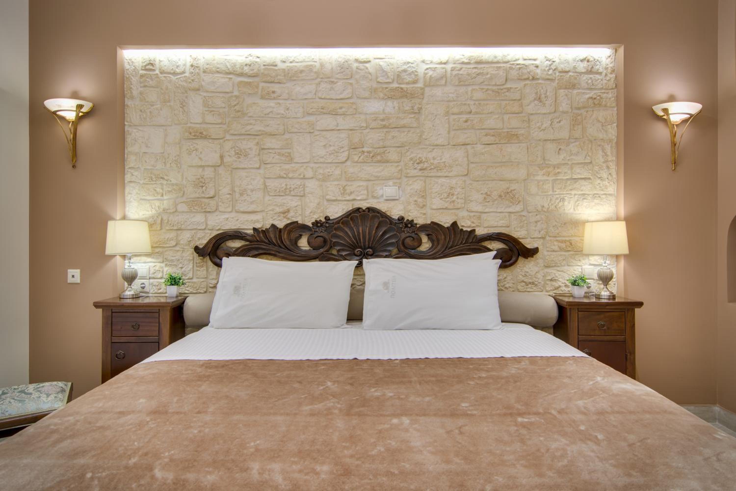 Queen Room - Photo 10