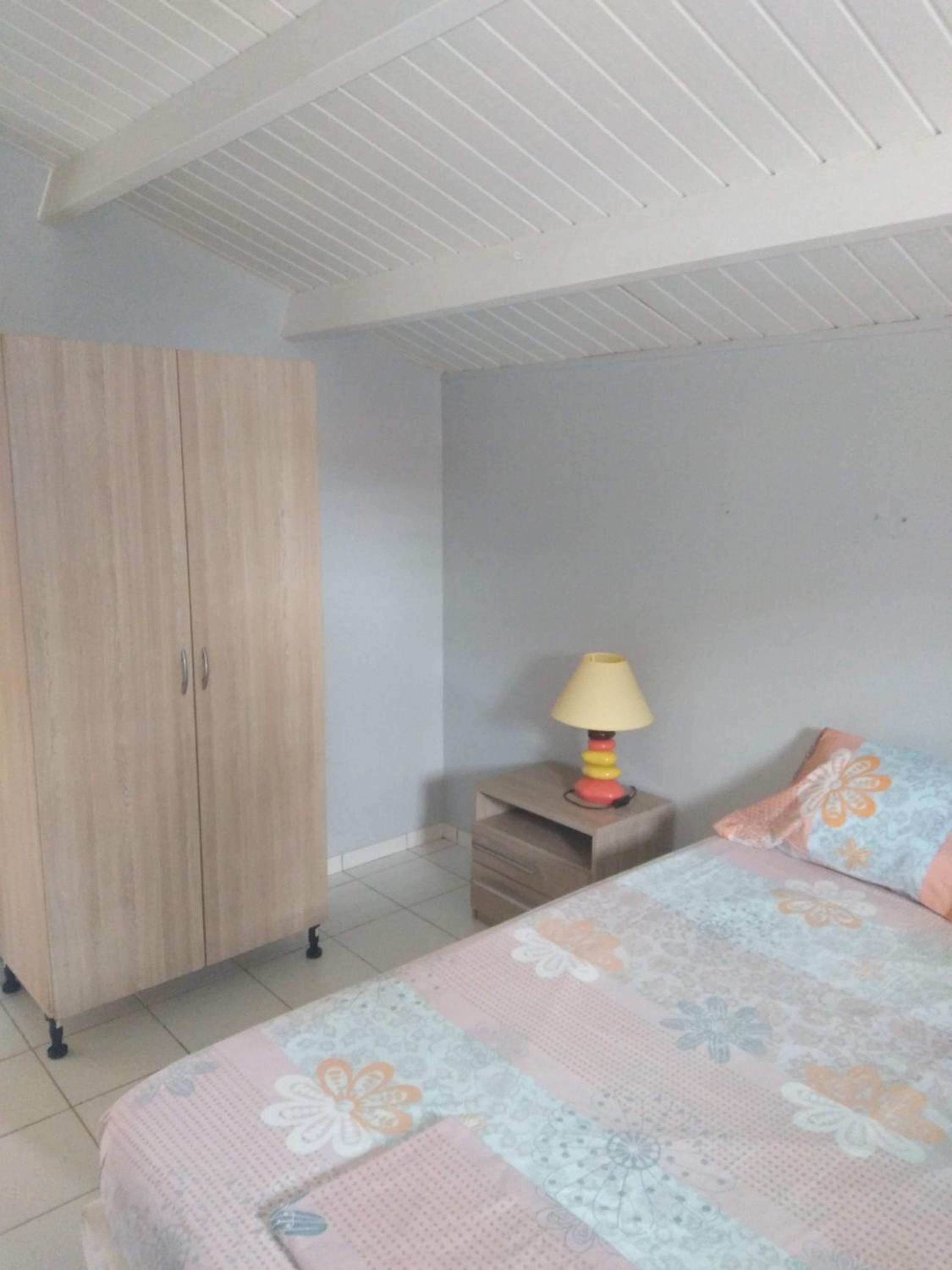 Large Double Room - Photo 4