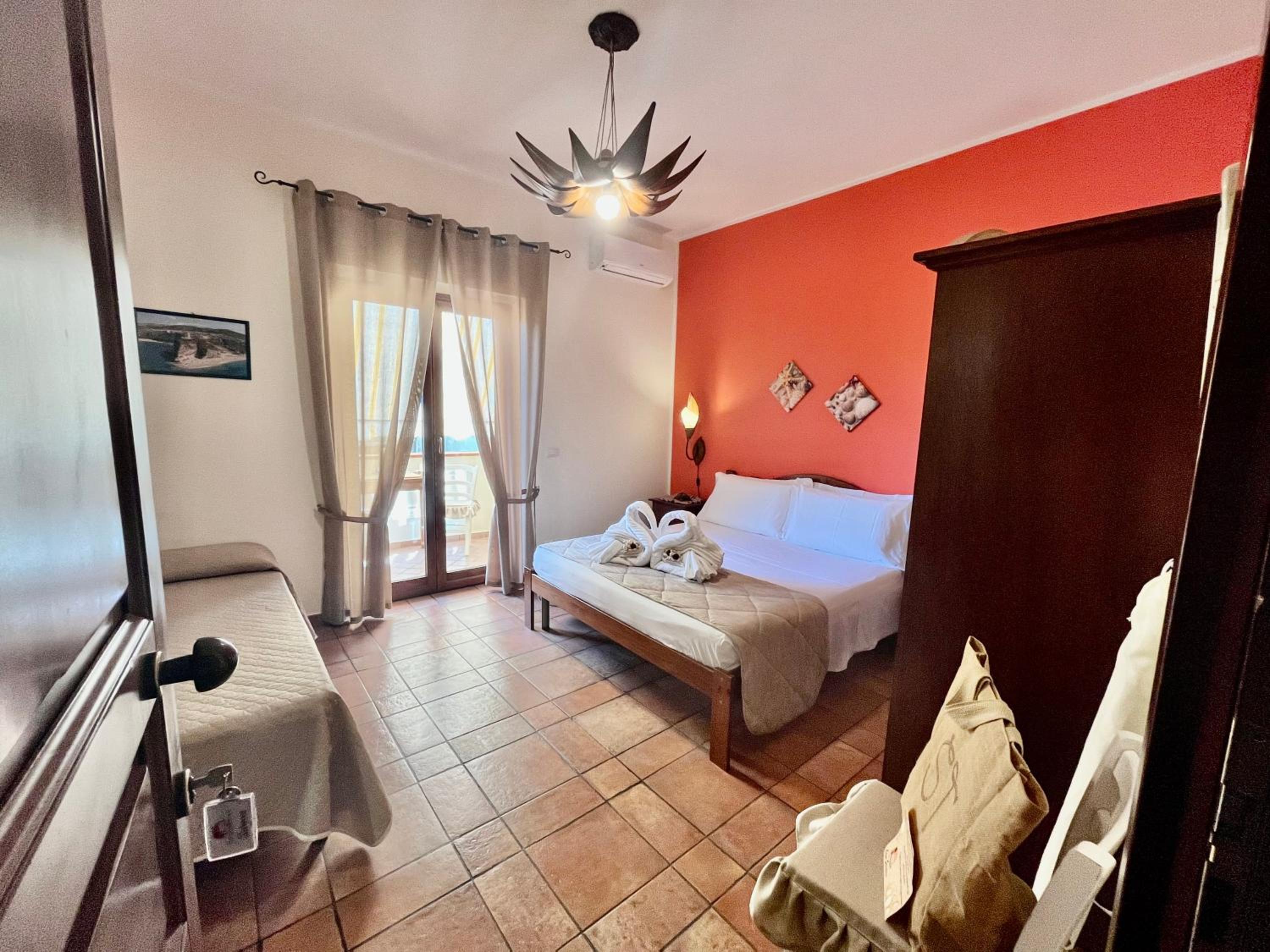 One-Bedroom House photo 1