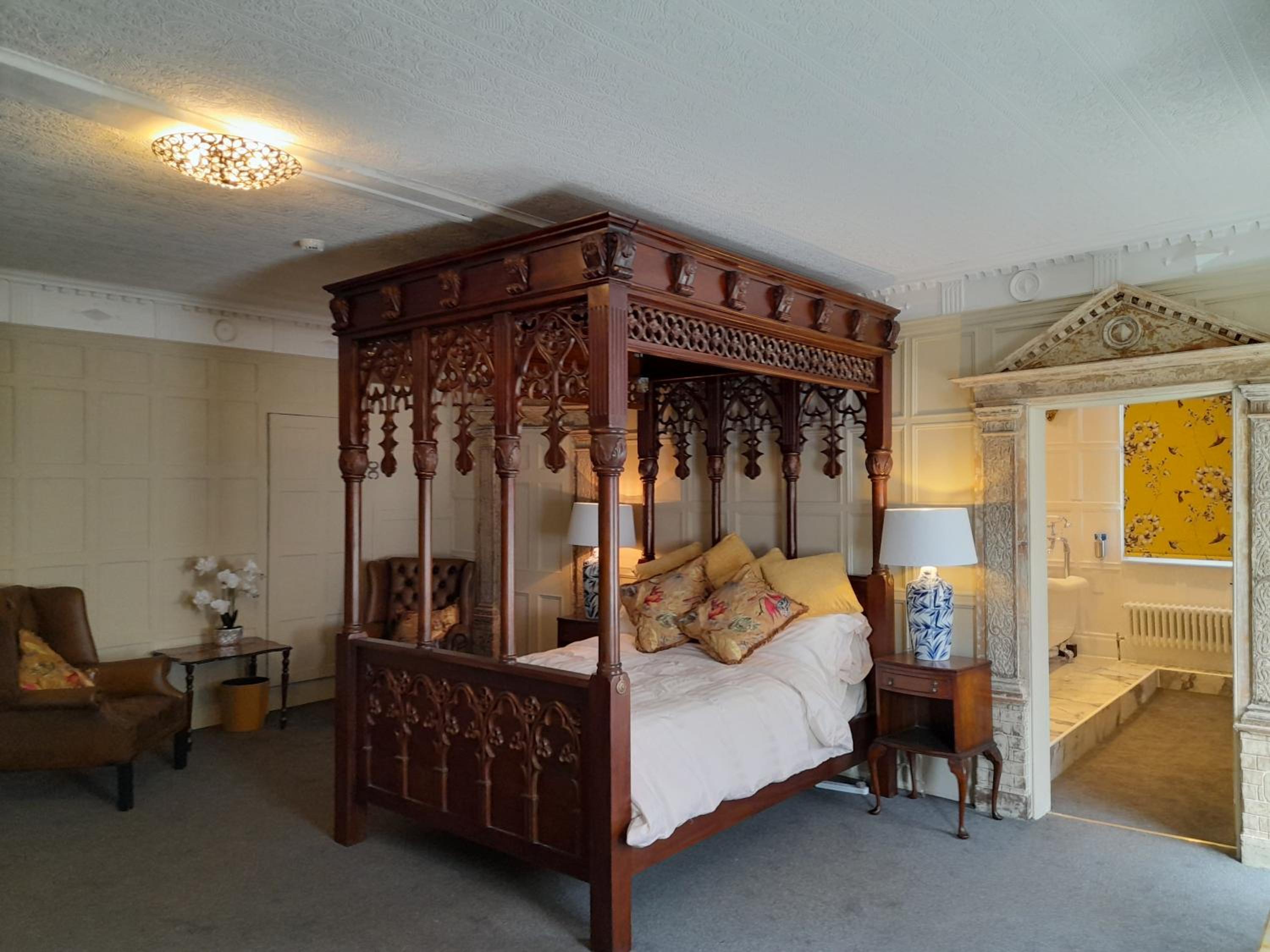 Superior King Room - Photo 1