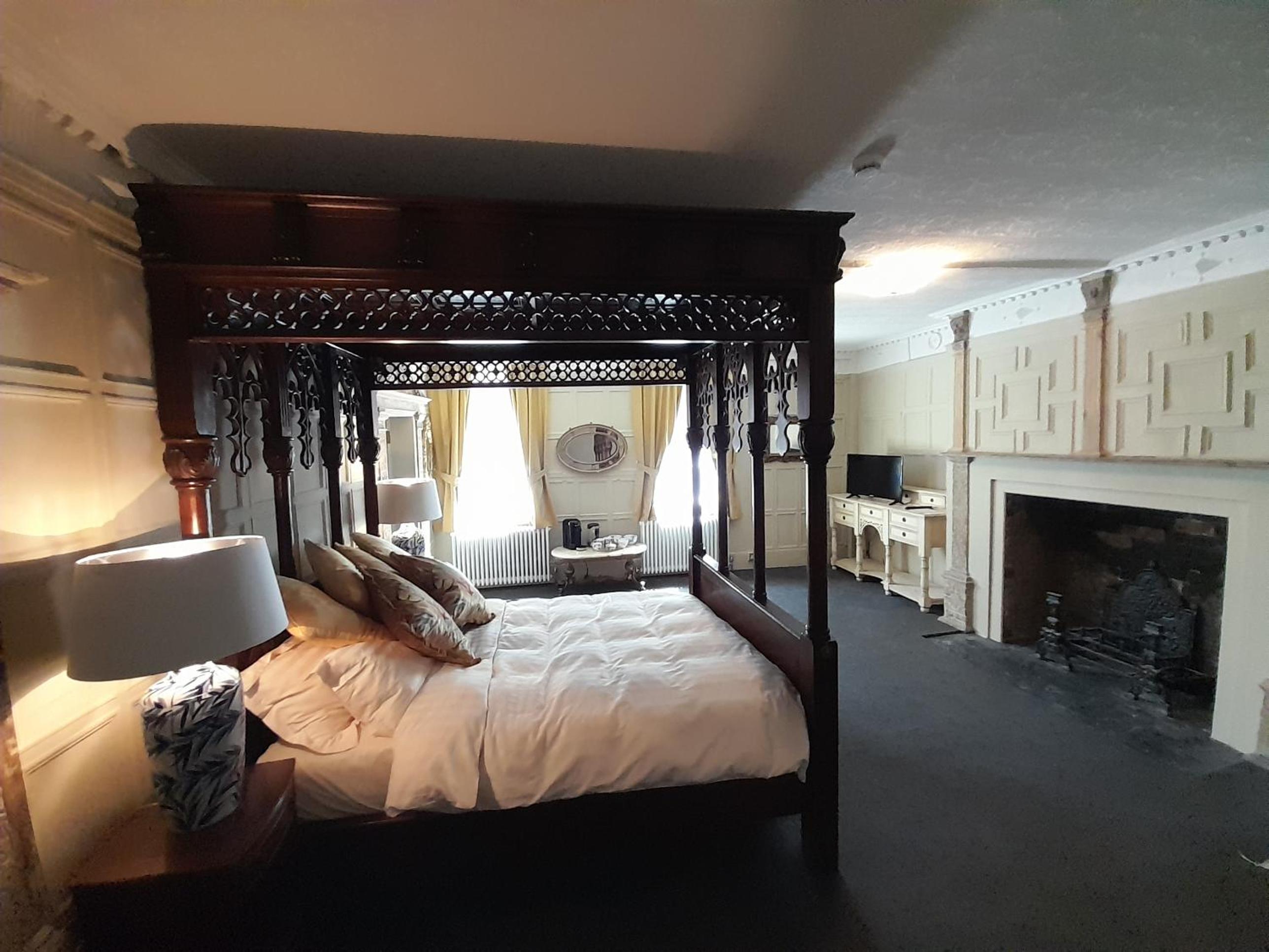 Superior King Room - Photo 21