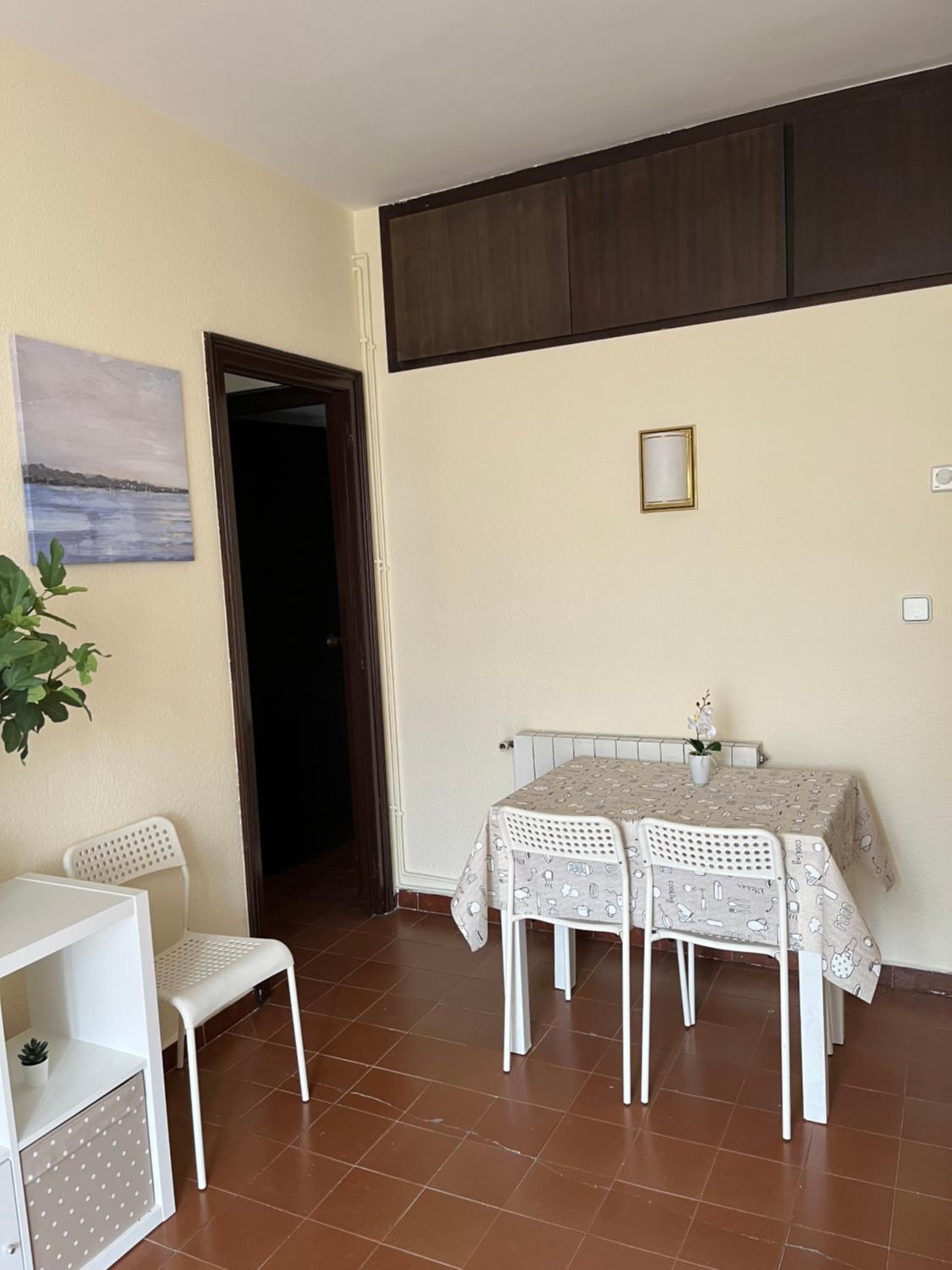 Apartment with Balcony photo 2