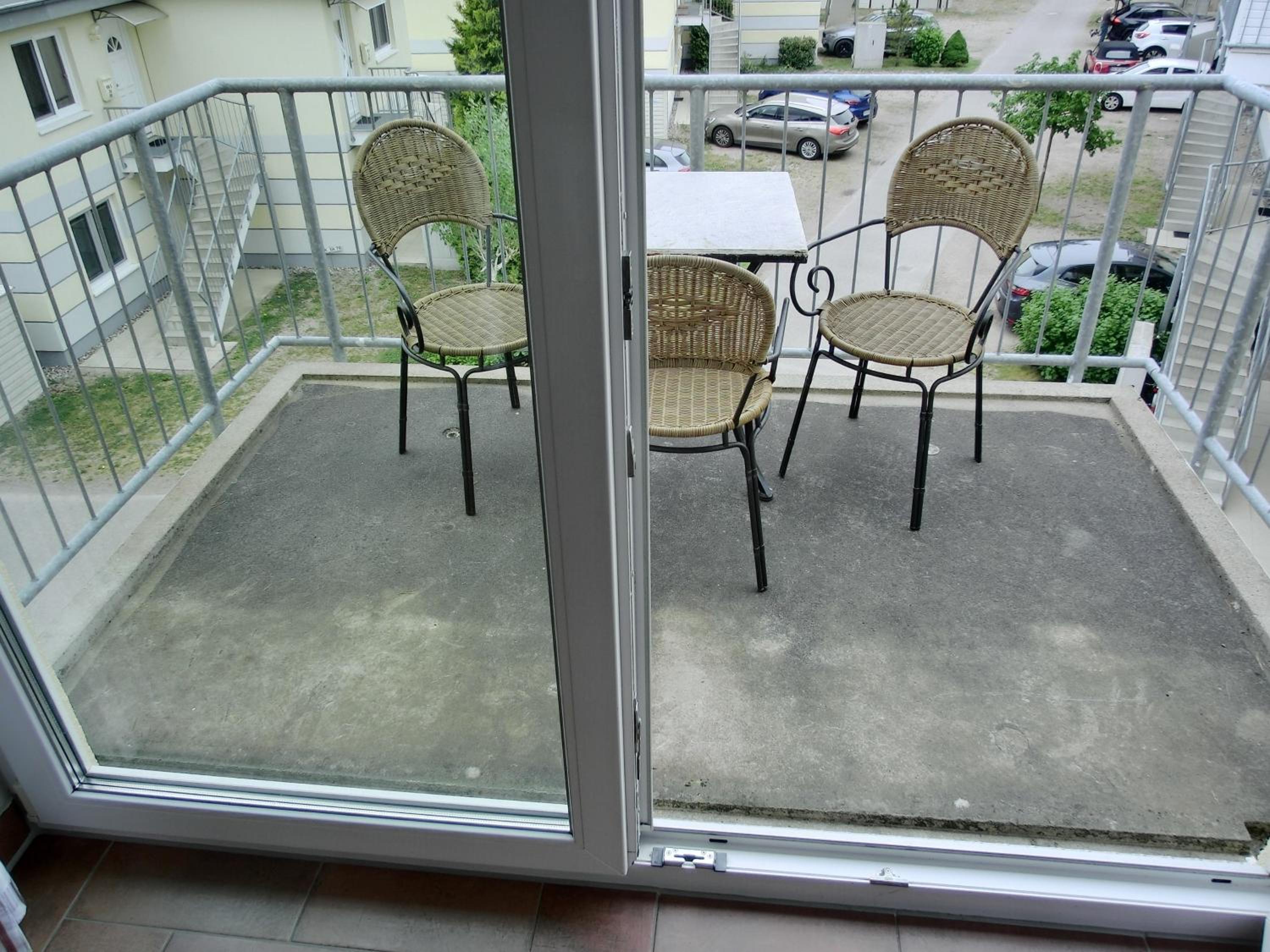 Apartment with Balcony photo 2