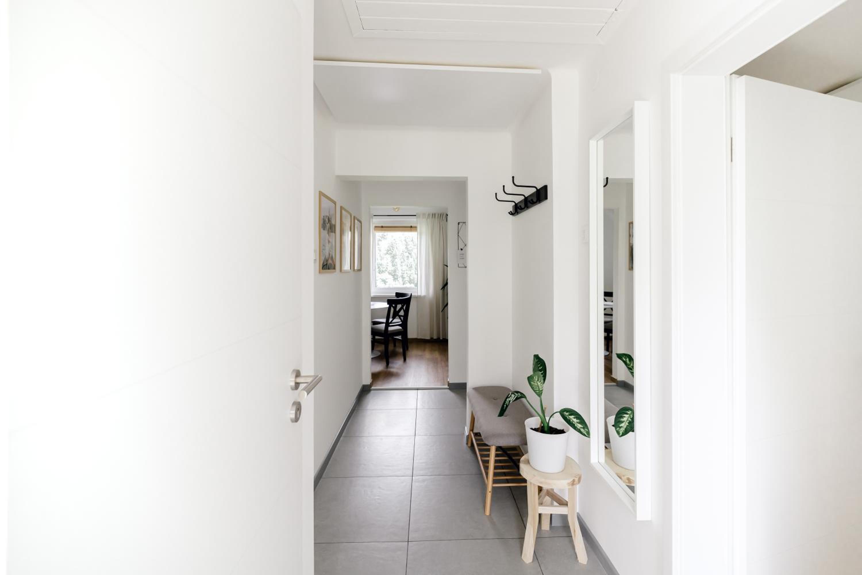 One-Bedroom Apartment - Photo 11