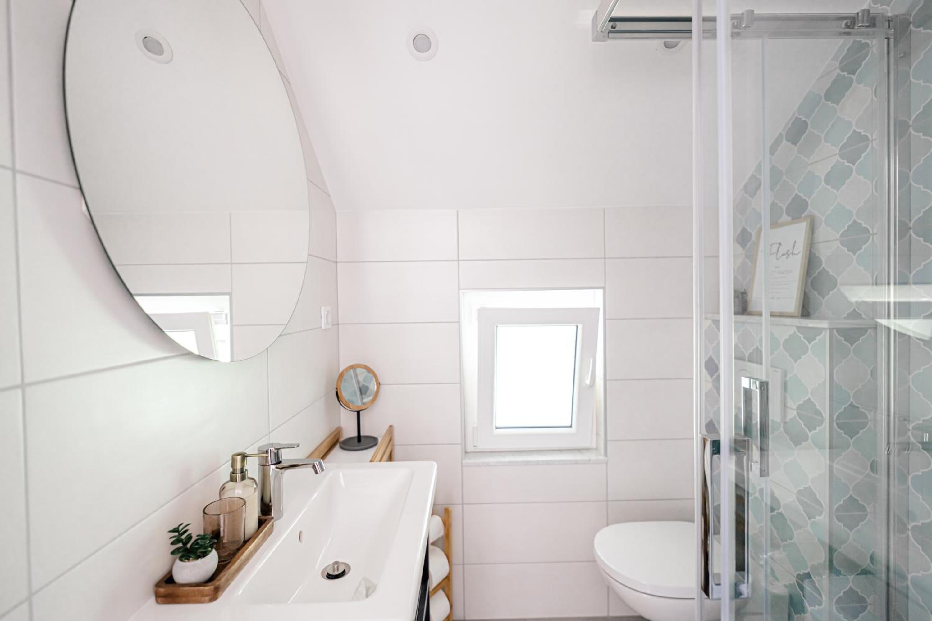 One-Bedroom Apartment - Photo 12
