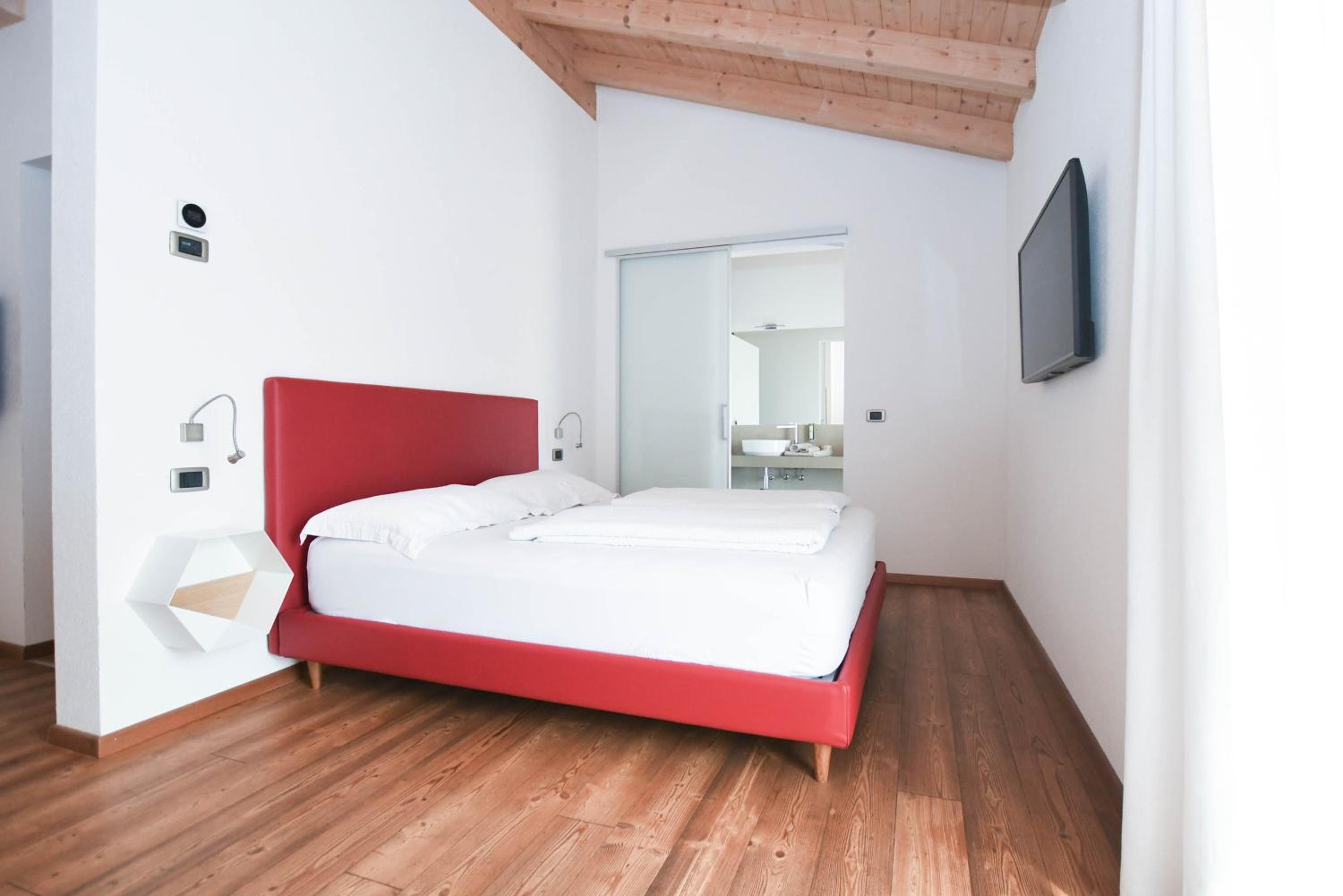 Junior Suite with Balcony and Vineyard View photo 1