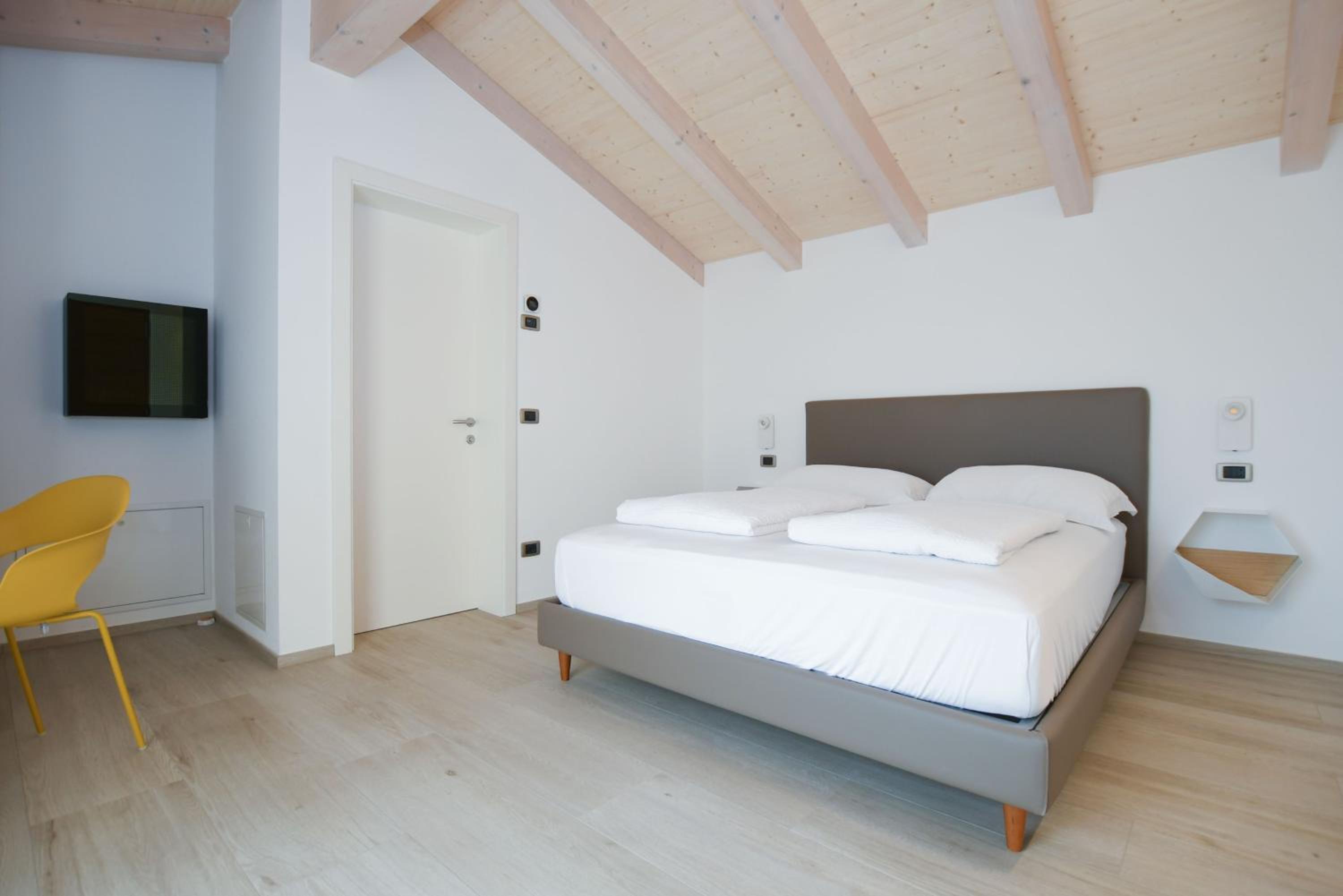 Deluxe Double Room with Balcony and Vineyard View photo 1