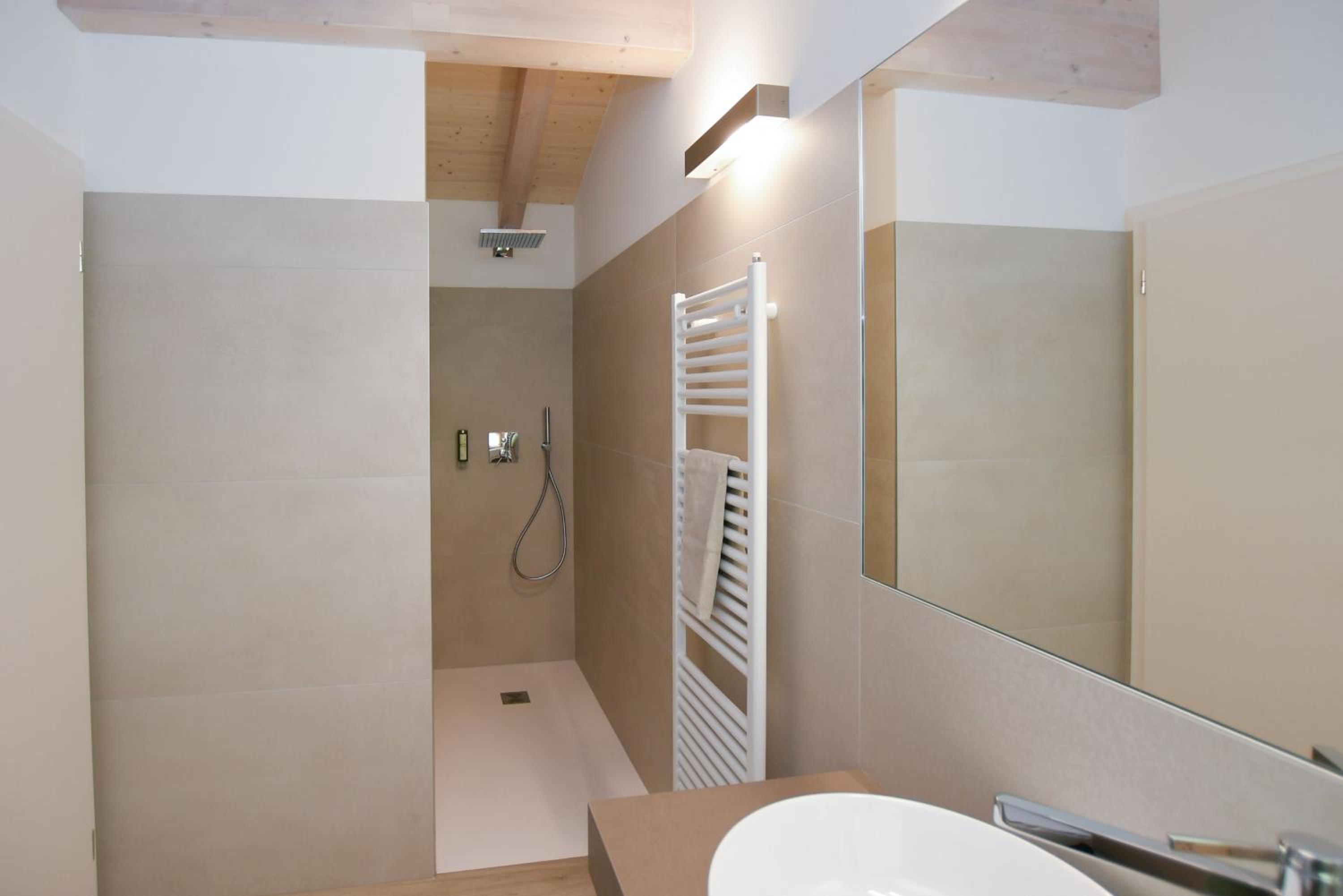 Deluxe Double Room with Balcony and Vineyard View photo 3
