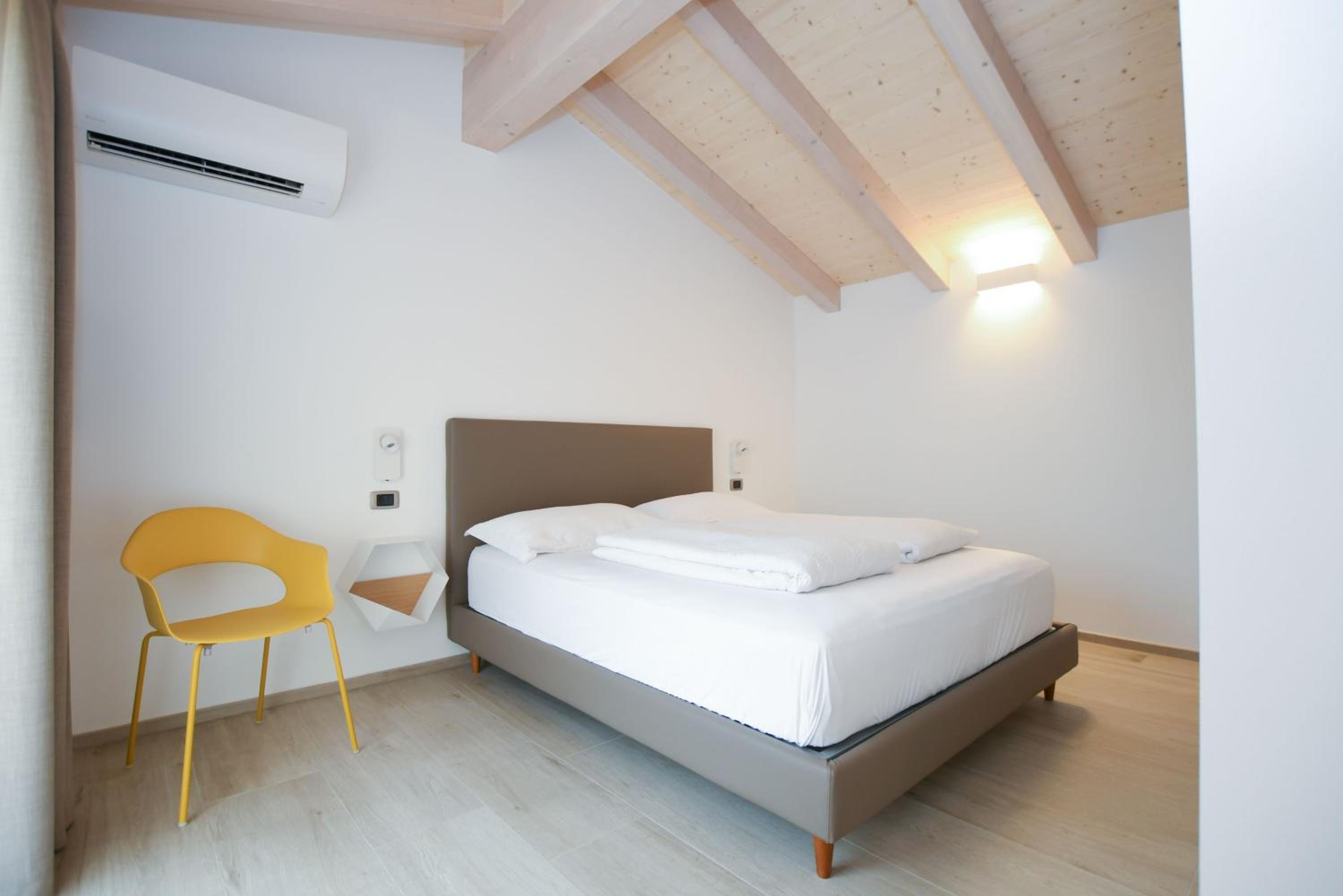 Deluxe Double Room with Balcony and Vineyard View photo 1