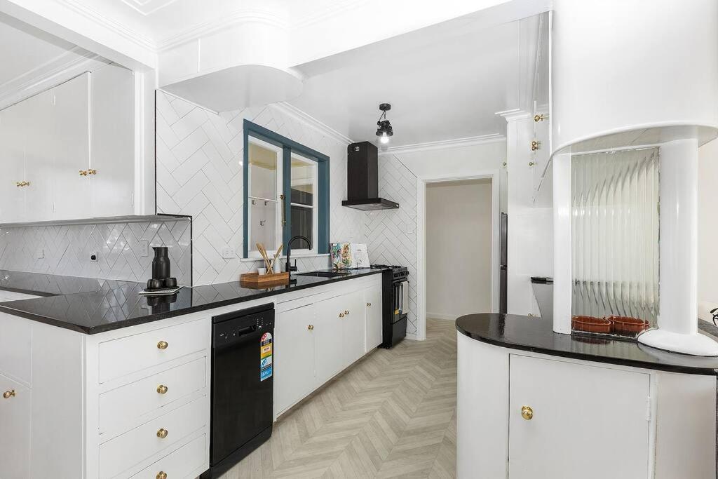 Three-Bedroom House - Photo 4
