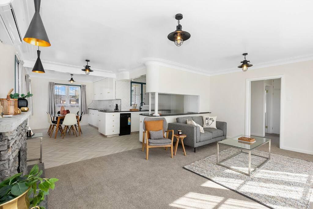 Three-Bedroom House - Photo 5